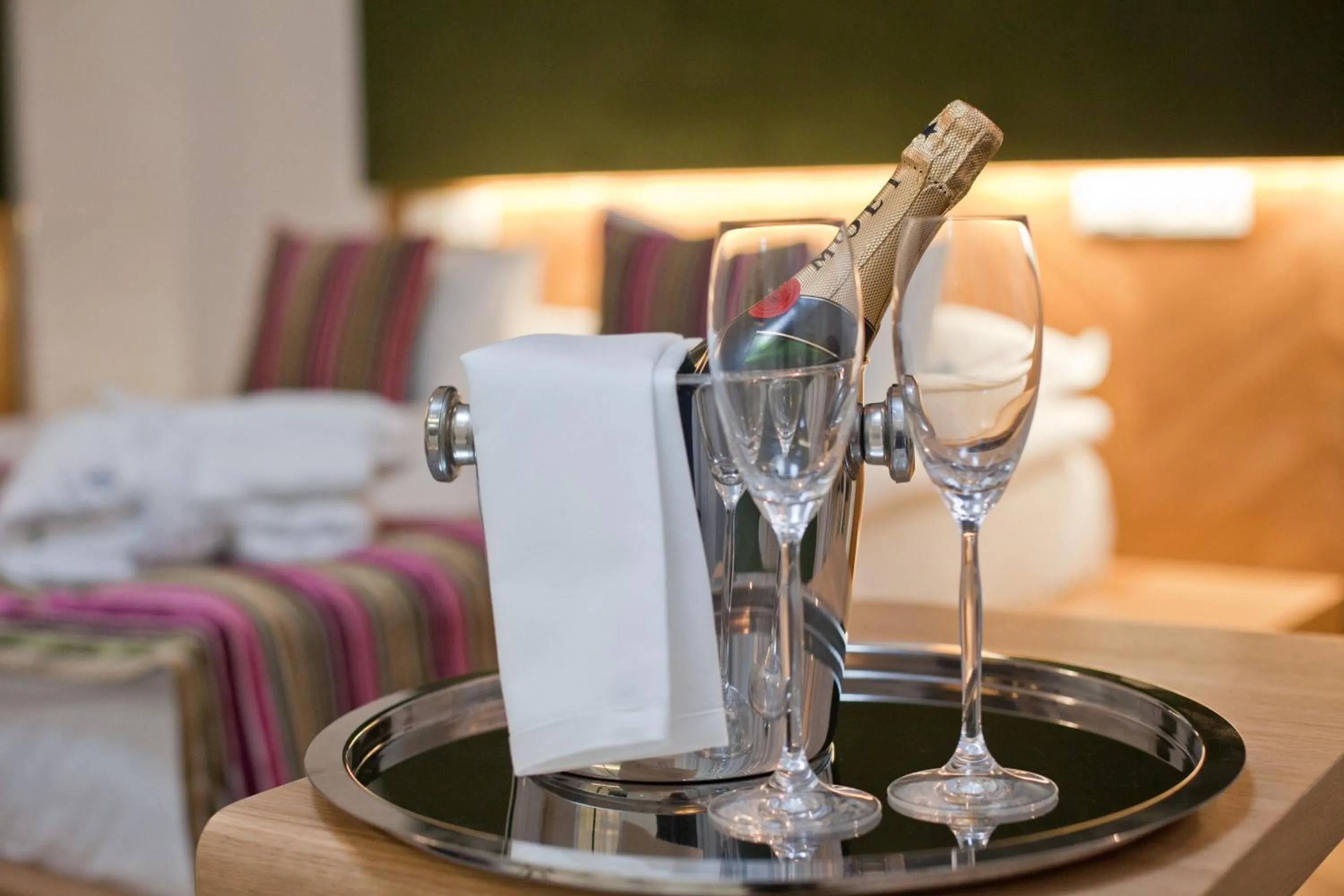 Food and drinks, Bed in Platinum Residence Boutique