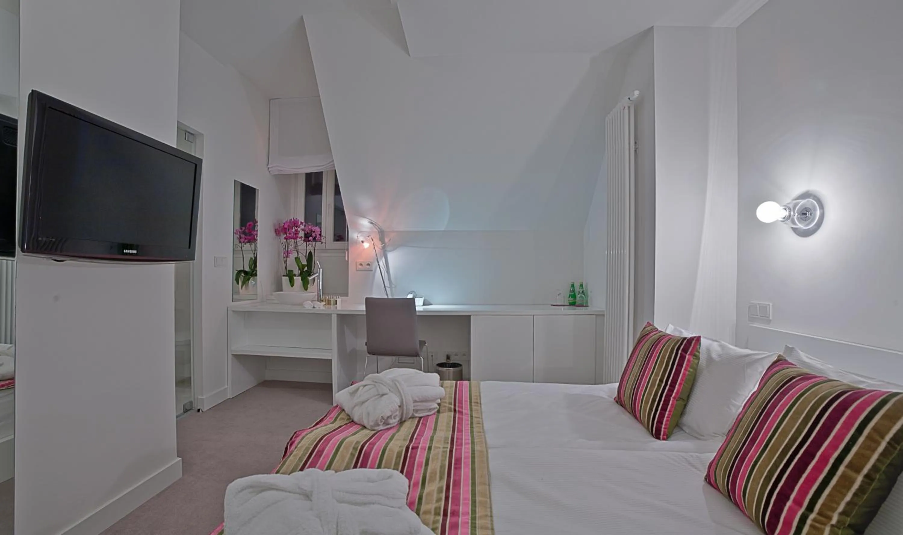 Bed in Platinum Residence Boutique