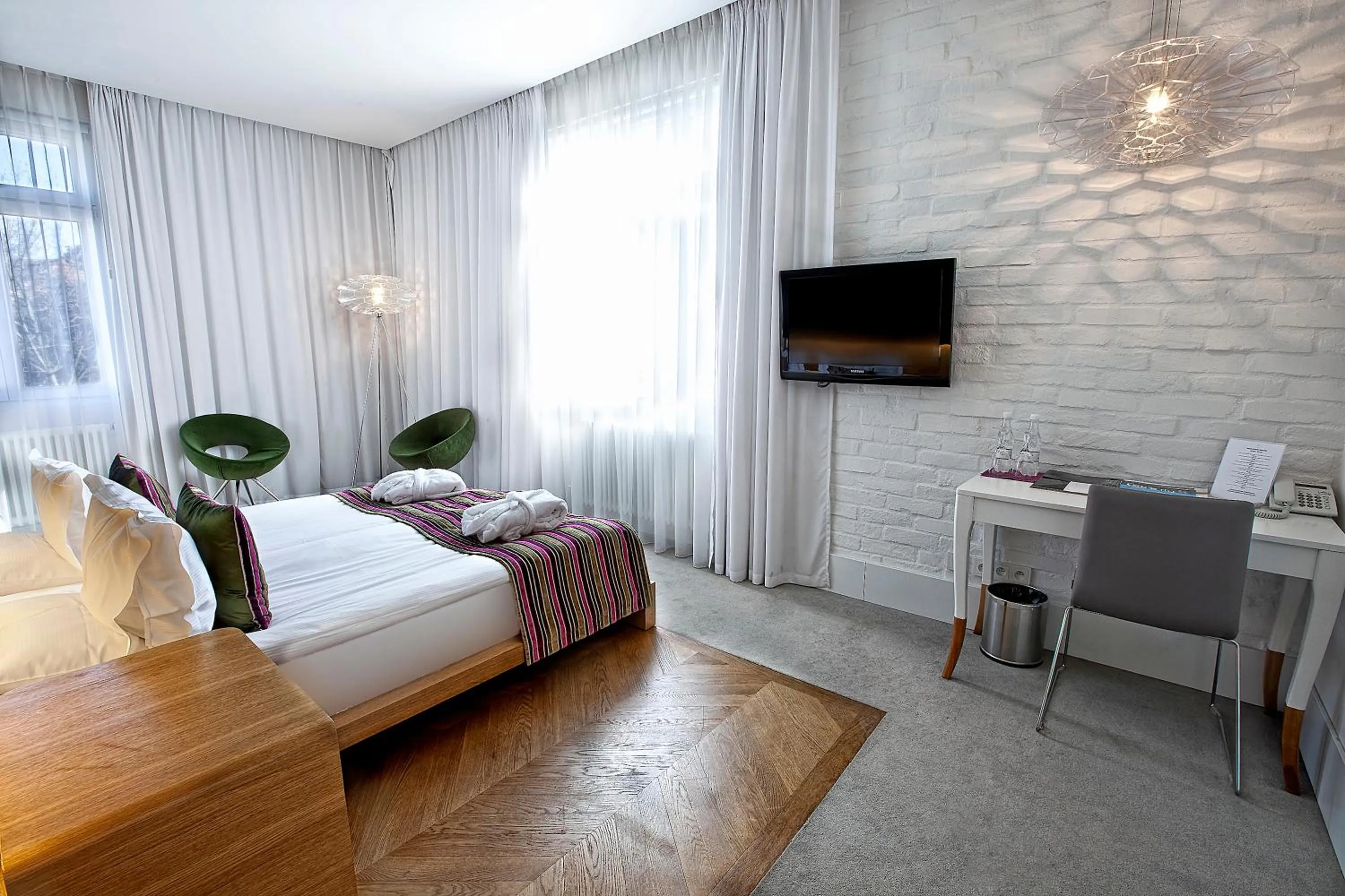 TV and multimedia, Bed in Platinum Residence Boutique