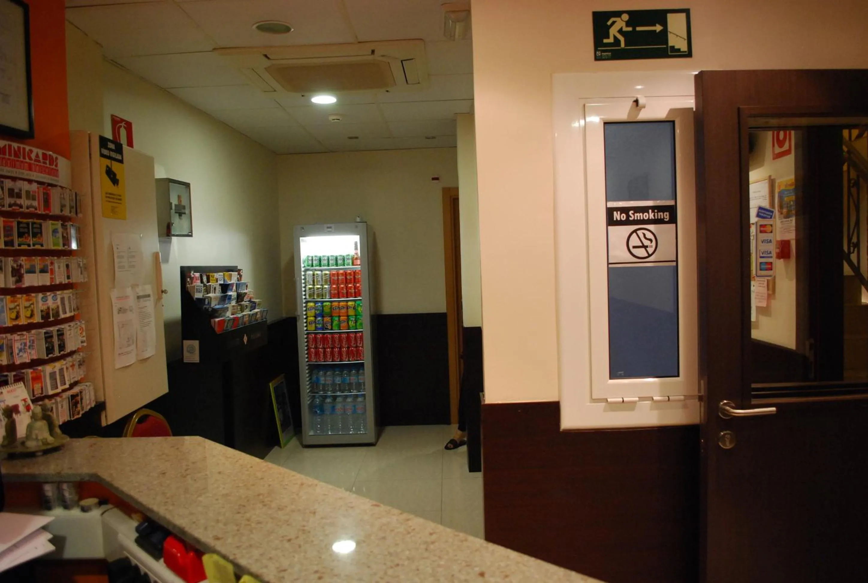 Lobby or reception in Hostal Las Flores Ramblas