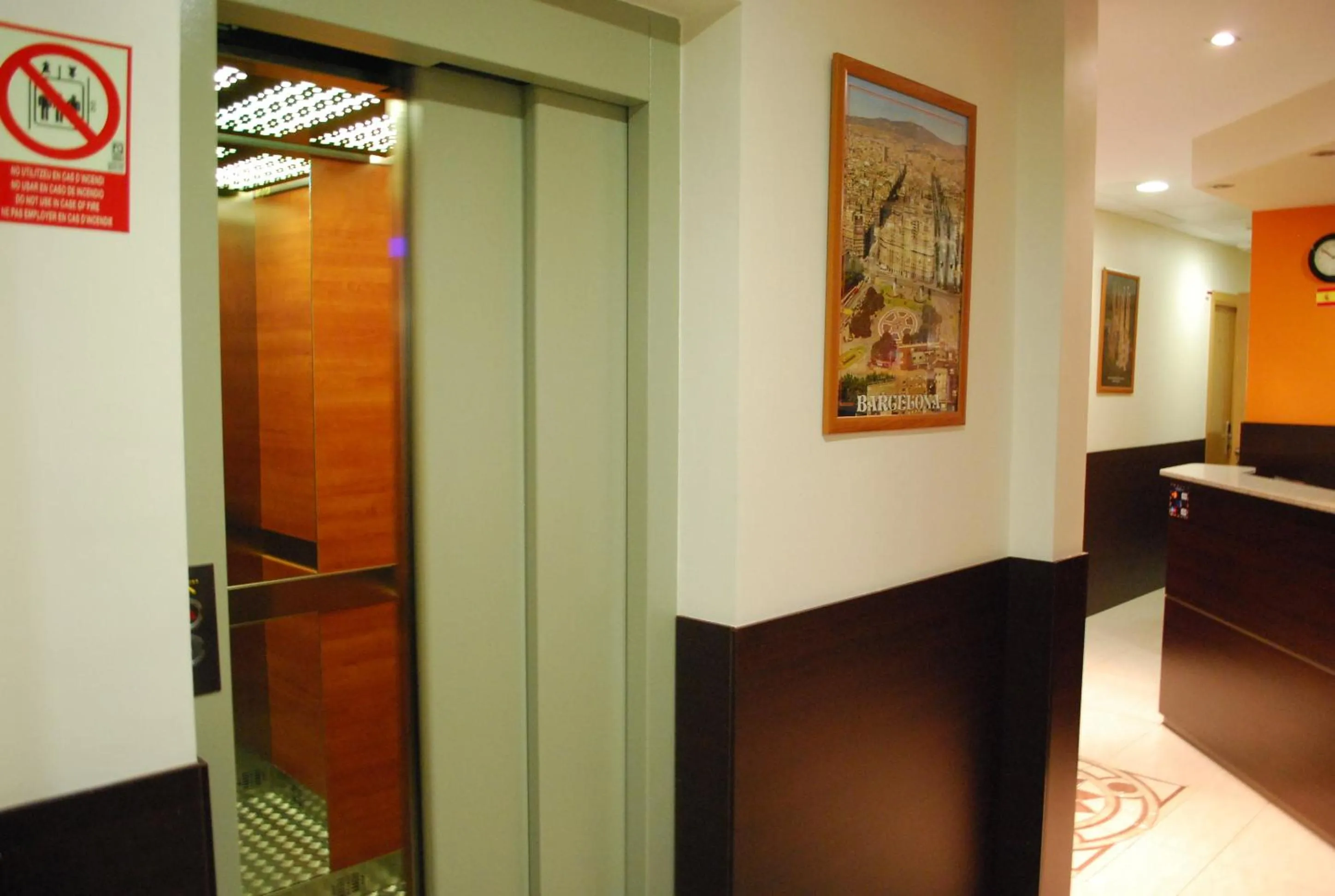 Decorative detail in Hostal Las Flores Ramblas