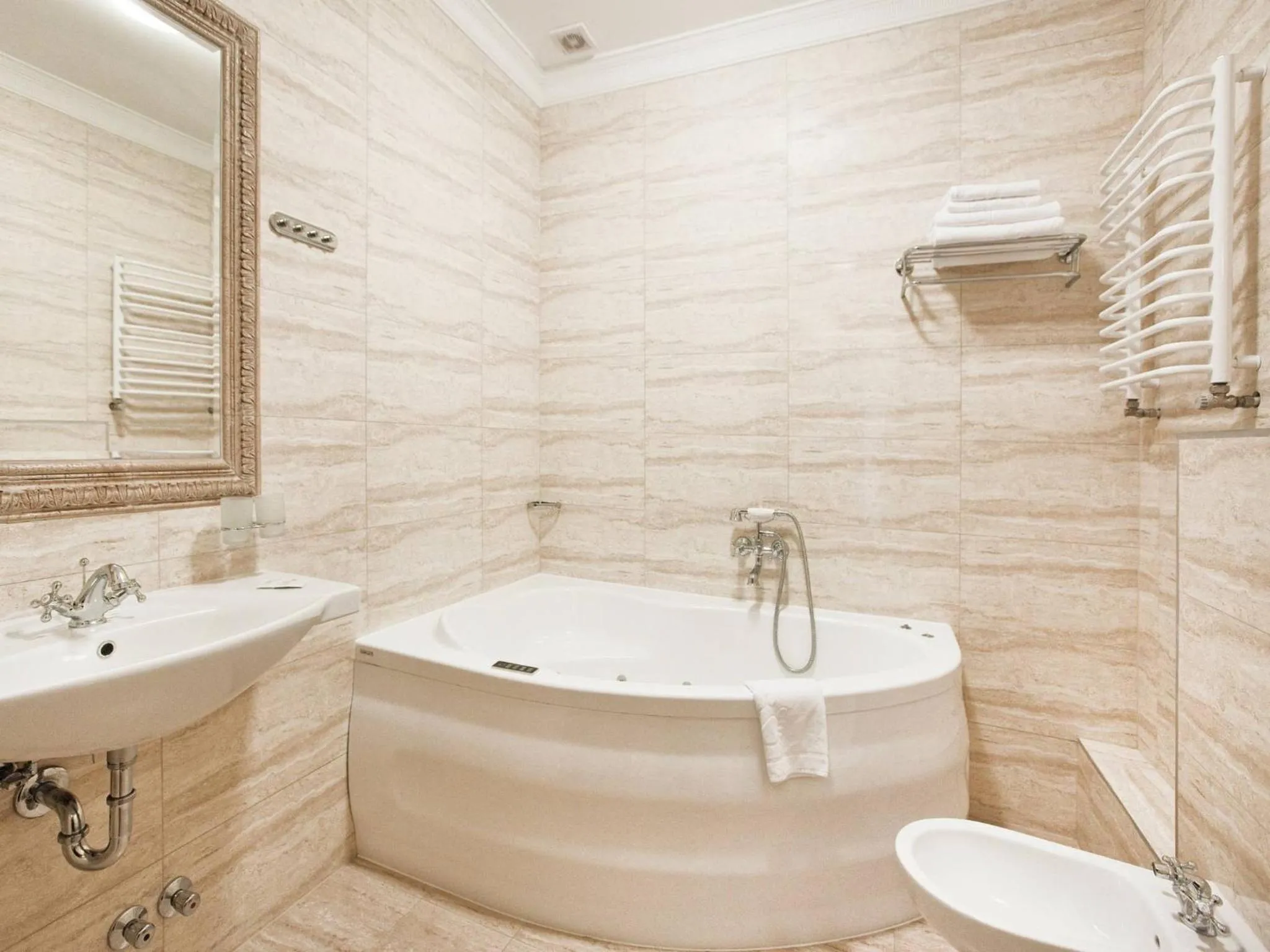 Bathroom in Senator Gran Via