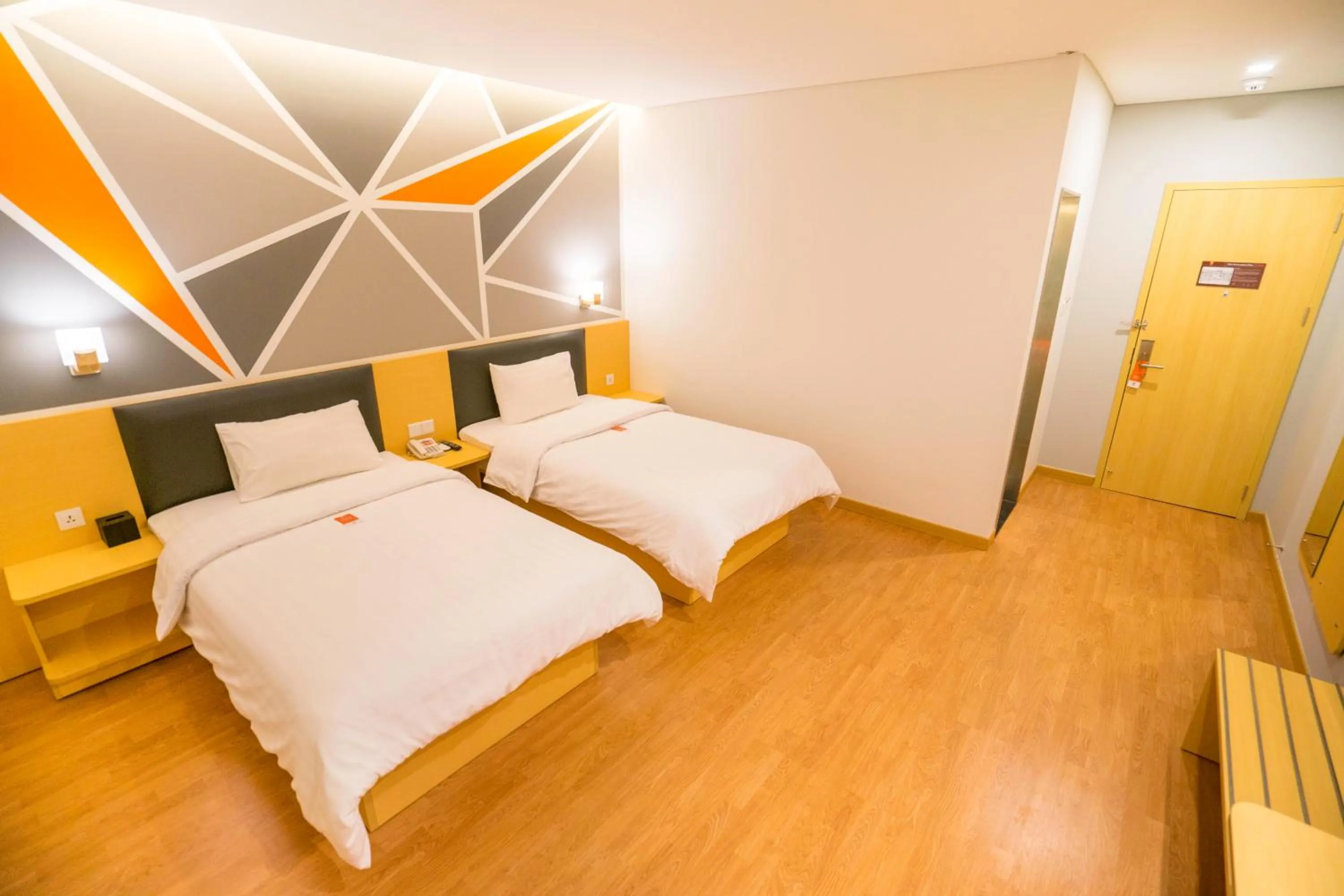 Bed in Juno Jatinegara Jakarta