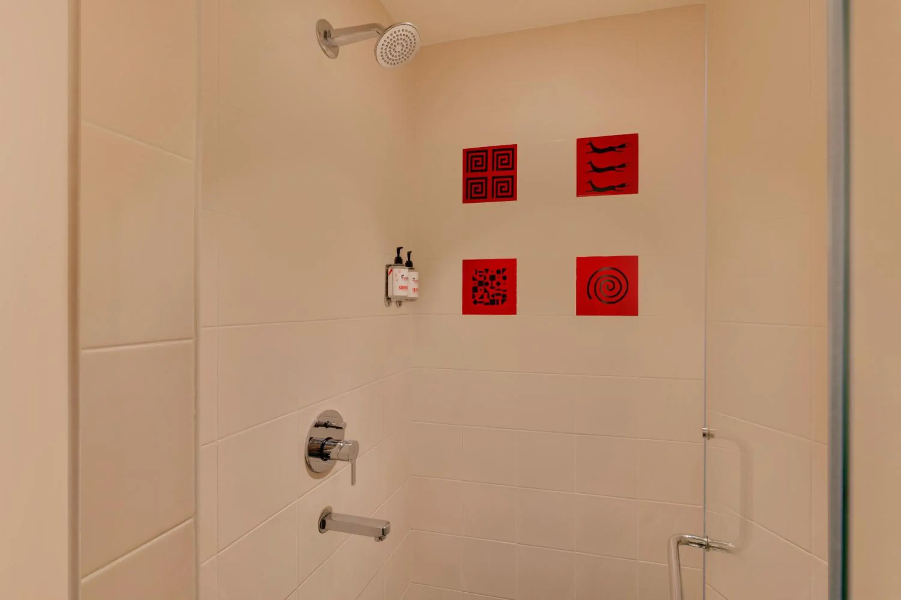 Superior Double Room (15% Off on Laundry service and 20% off on session of Spa) - single occupancy in Red Fox by Lemon Tree Hotels, Hyderabad Superior Double Room (15% Off on Laundry service and 20% off on session of Spa) - single occupancy in Red Fox by Lemon Tree Hotels, Hyderabad