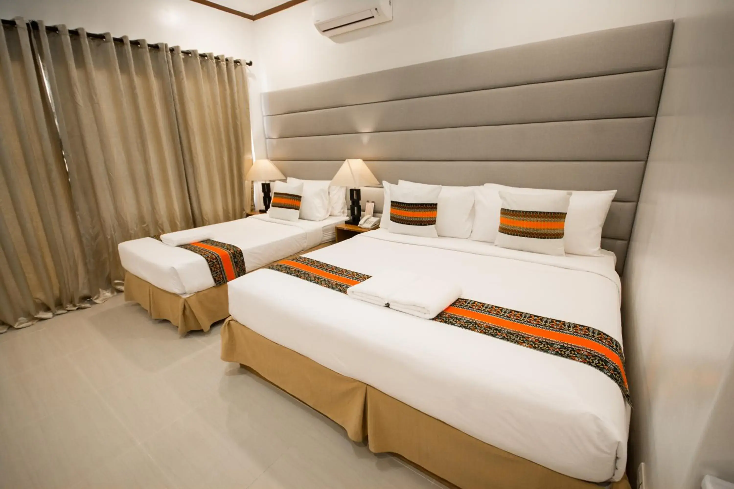 Superior Beachfront Room with Balcony in Sur Beach Resort Boracay Superior Beachfront Room with Balcony in Sur Beach Resort Boracay