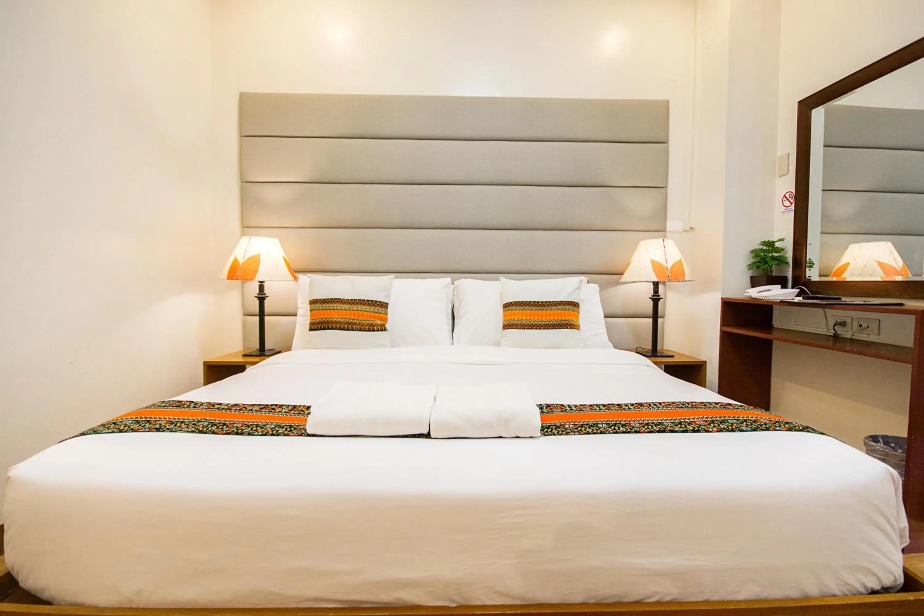 Superior Twin Room in Sur Beach Resort Boracay Superior Twin Room in Sur Beach Resort Boracay