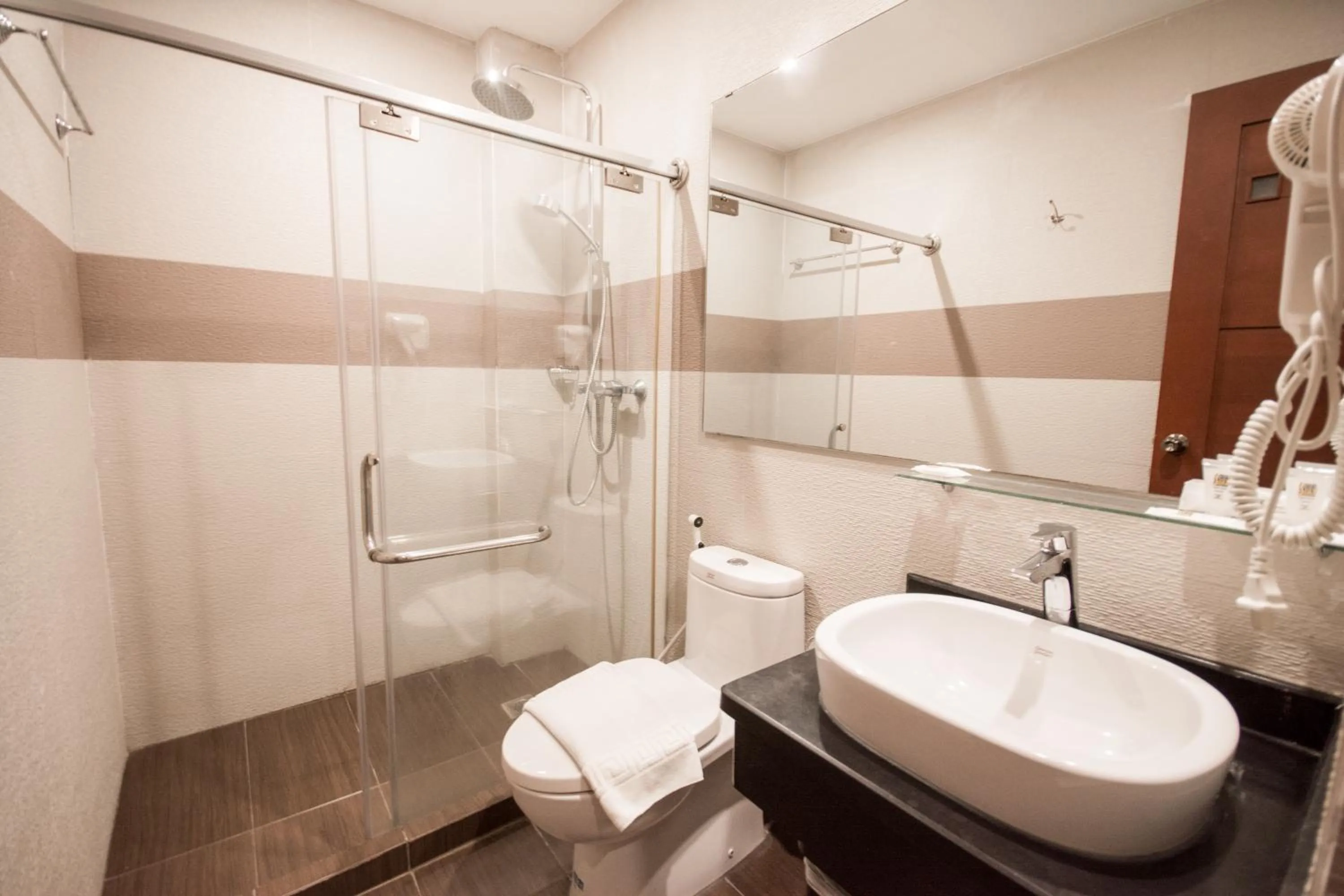 Bathroom in Sur Beach Resort Boracay