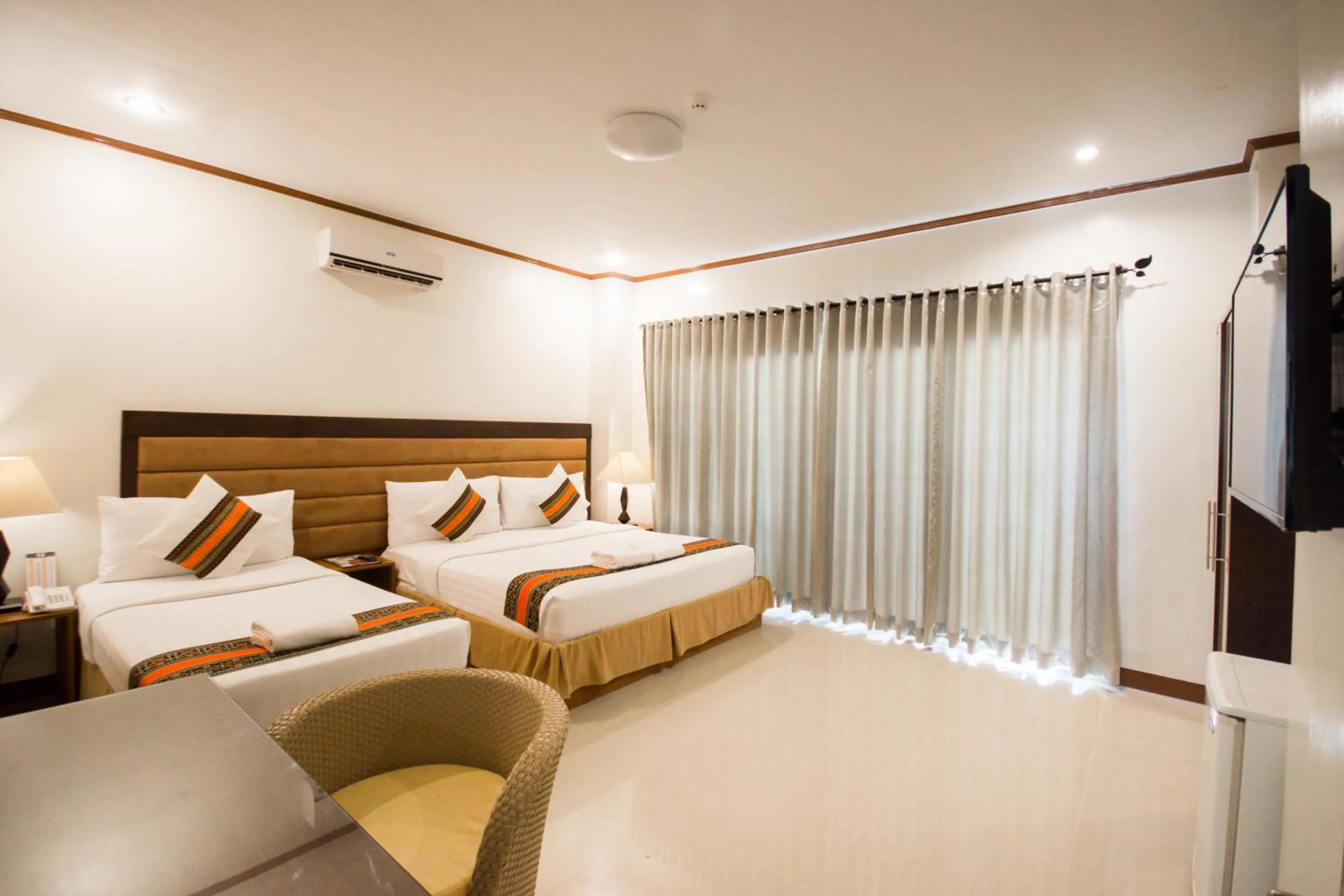 Photo of the whole room, Bed in Sur Beach Resort Boracay