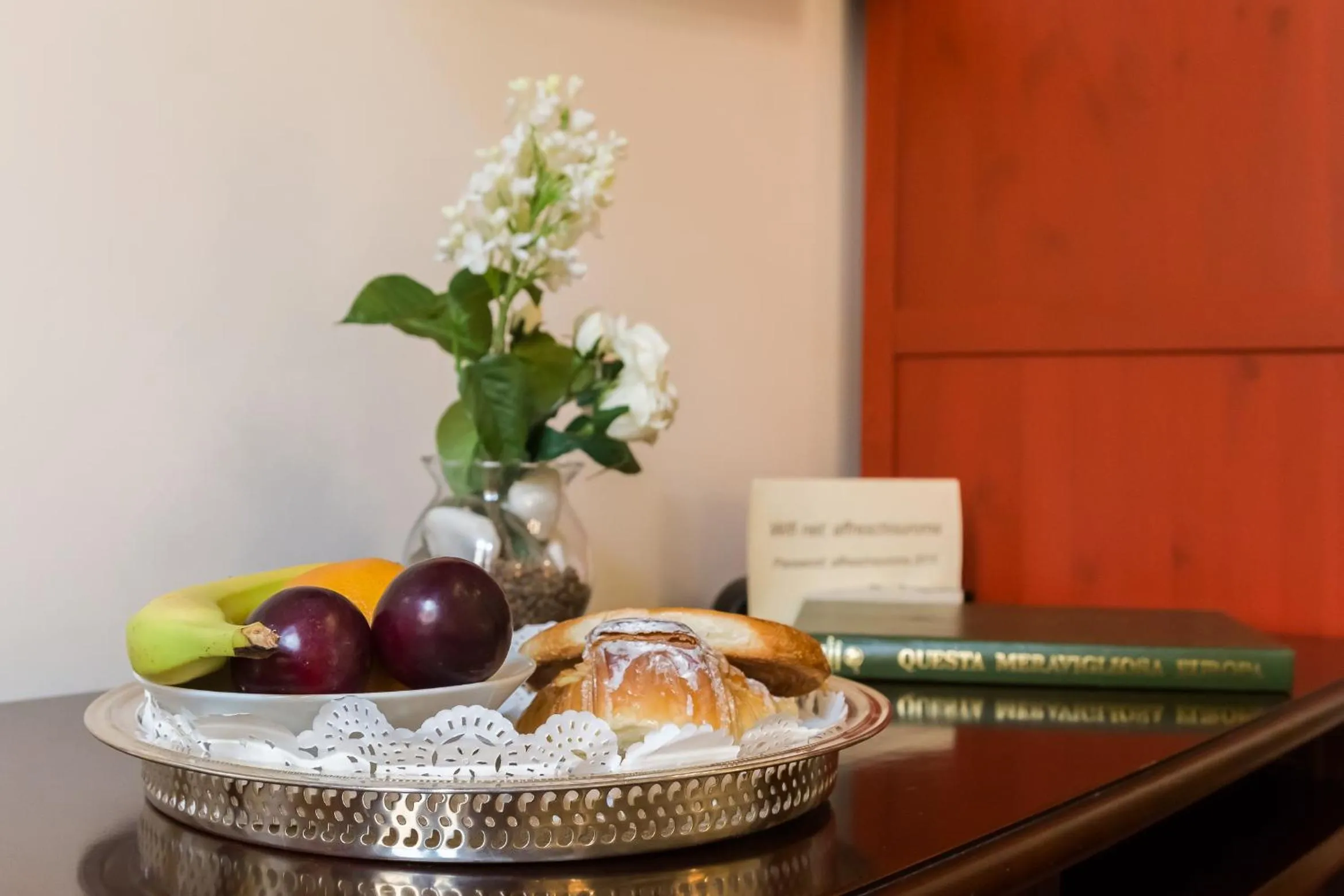 Decorative detail in Affreschi Su Roma Luxury B&B