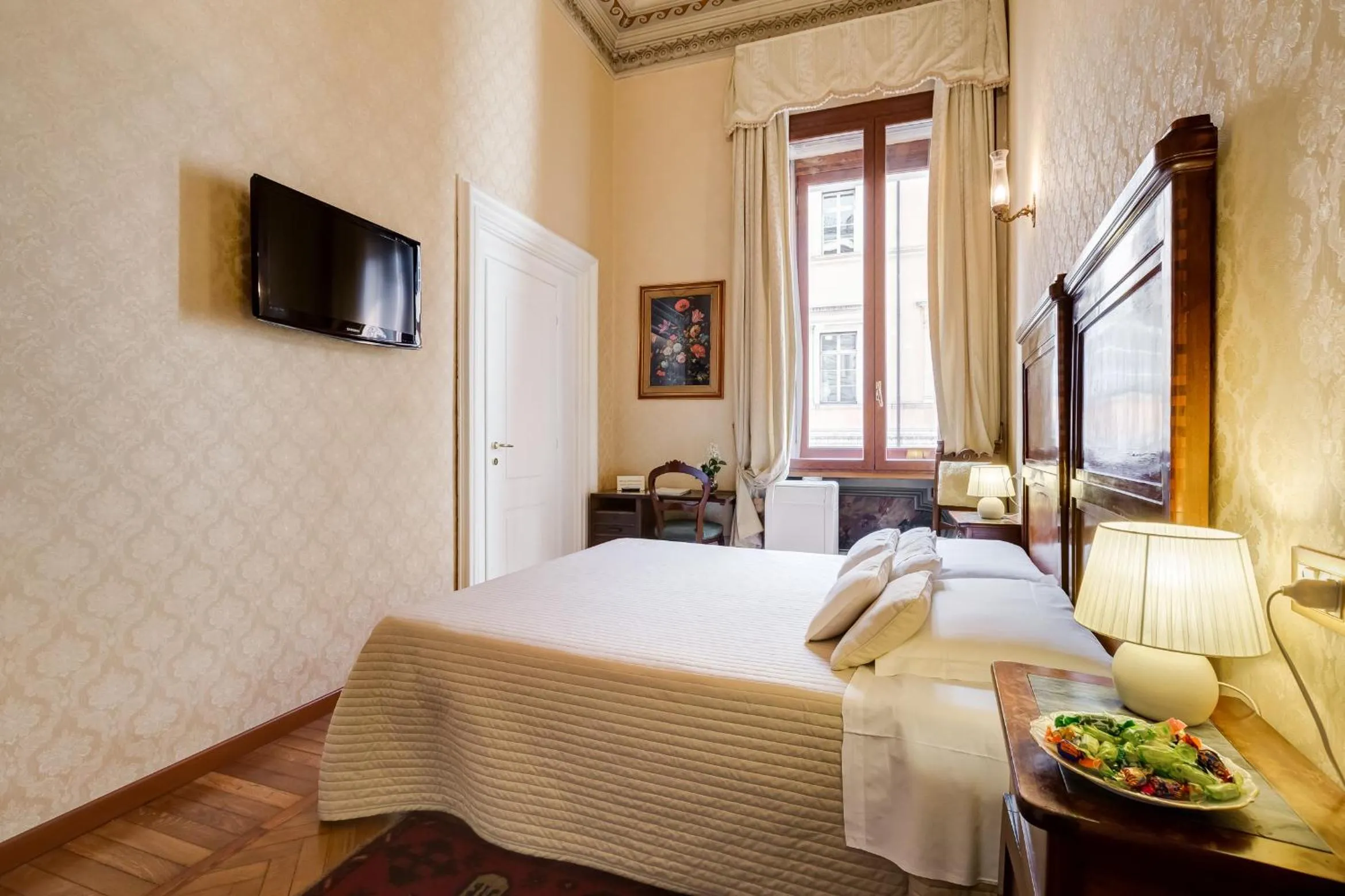 Photo of the whole room, Bed in Affreschi Su Roma Luxury B&B