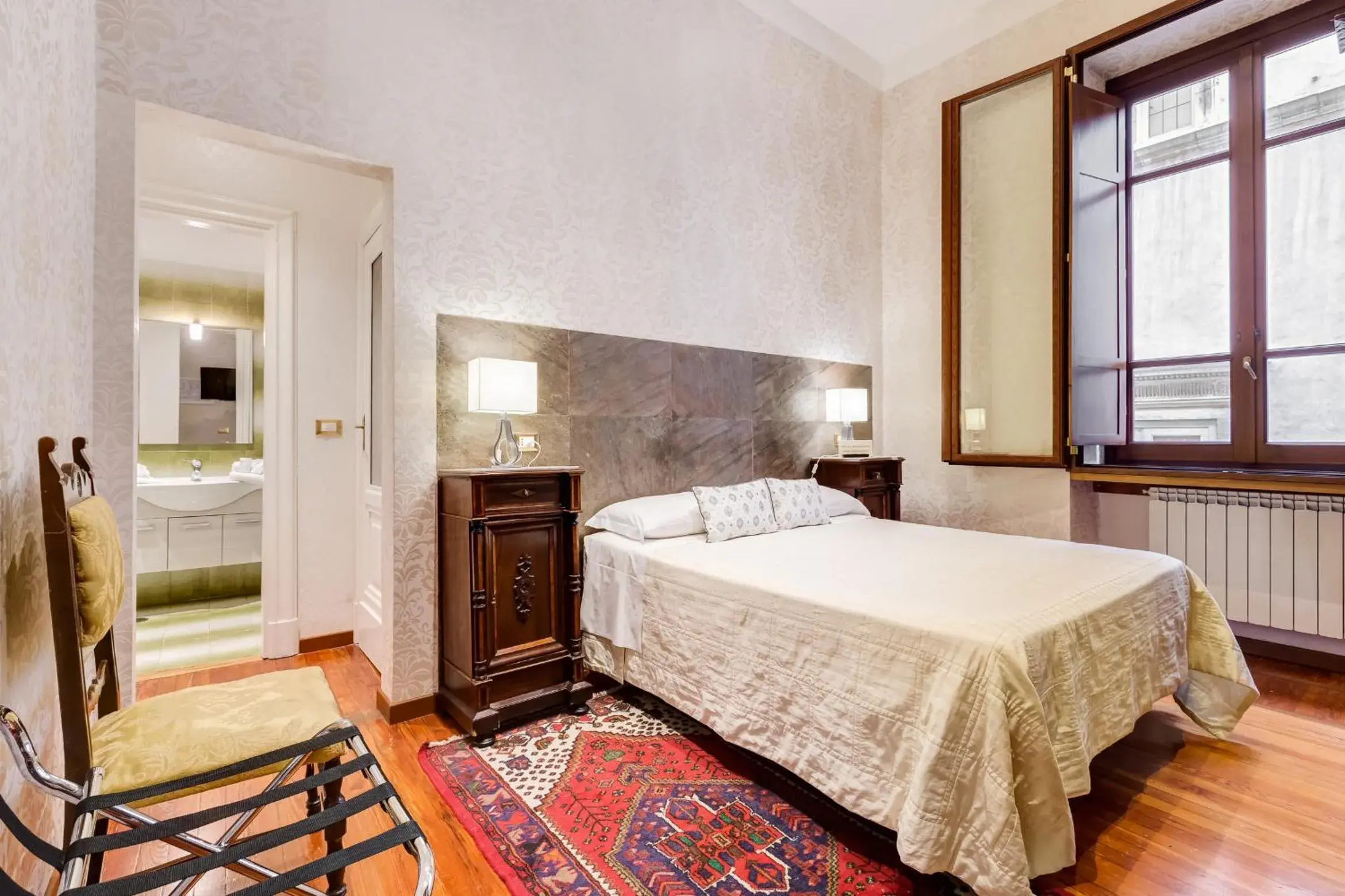 Junior Suite 2/4 Adults in Affreschi Su Roma Luxury B&B Junior Suite 2/4 Adults in Affreschi Su Roma Luxury B&B