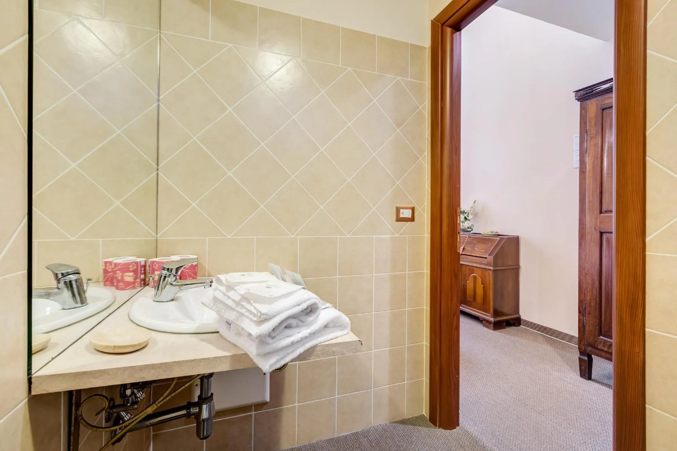 Bathroom in Affreschi Su Roma Luxury B&B