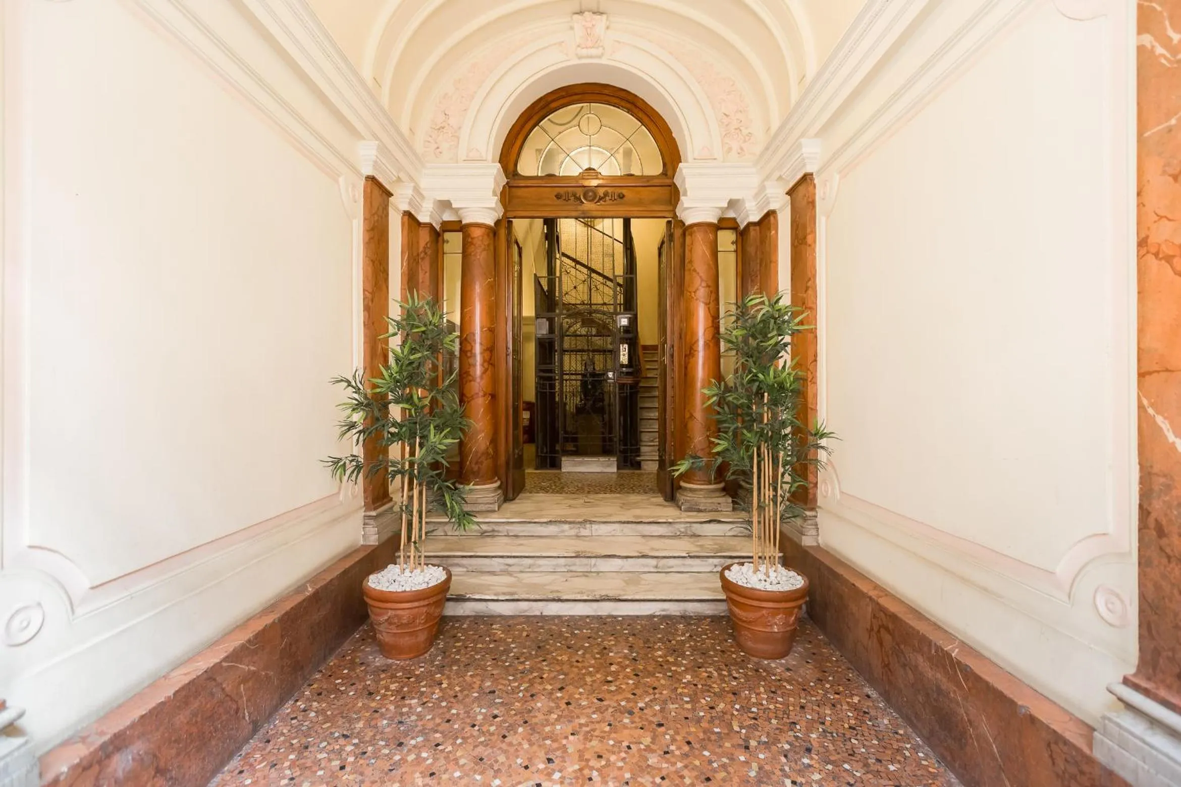 Facade/entrance in Affreschi Su Roma Luxury B&B