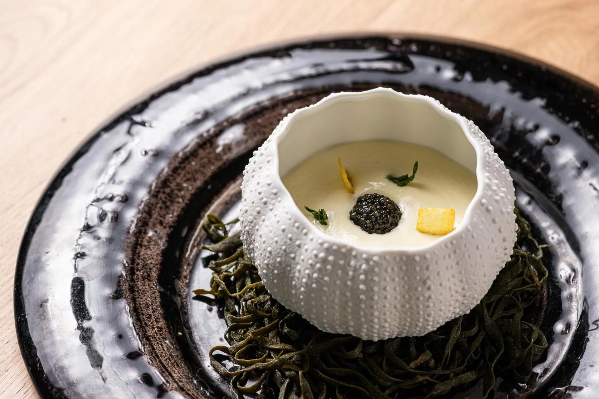 Restaurant/places to eat in Logis Hôtellerie Les Brisants , Restaurant J M Perochon