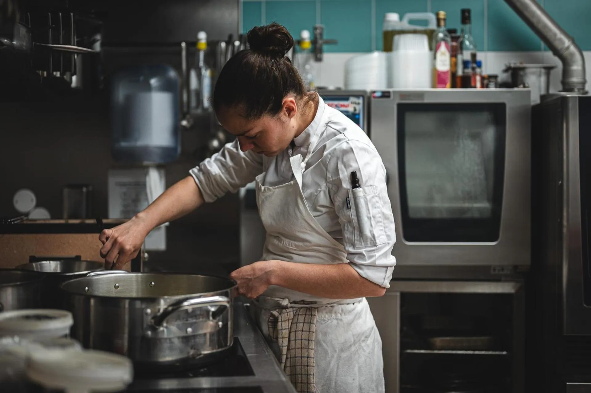 Restaurant/places to eat in Logis Hôtellerie Les Brisants , Restaurant J M Perochon