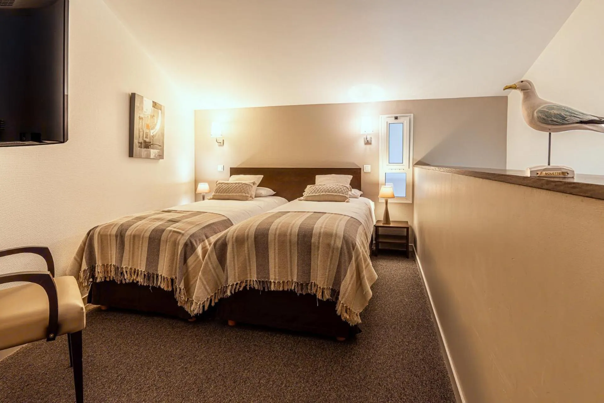 Bed in Logis Hôtellerie Les Brisants , Restaurant J M Perochon