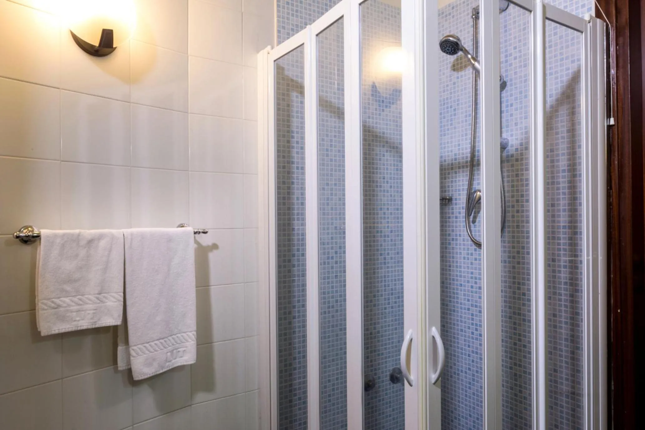 Shower in Hotel Sant'Elia