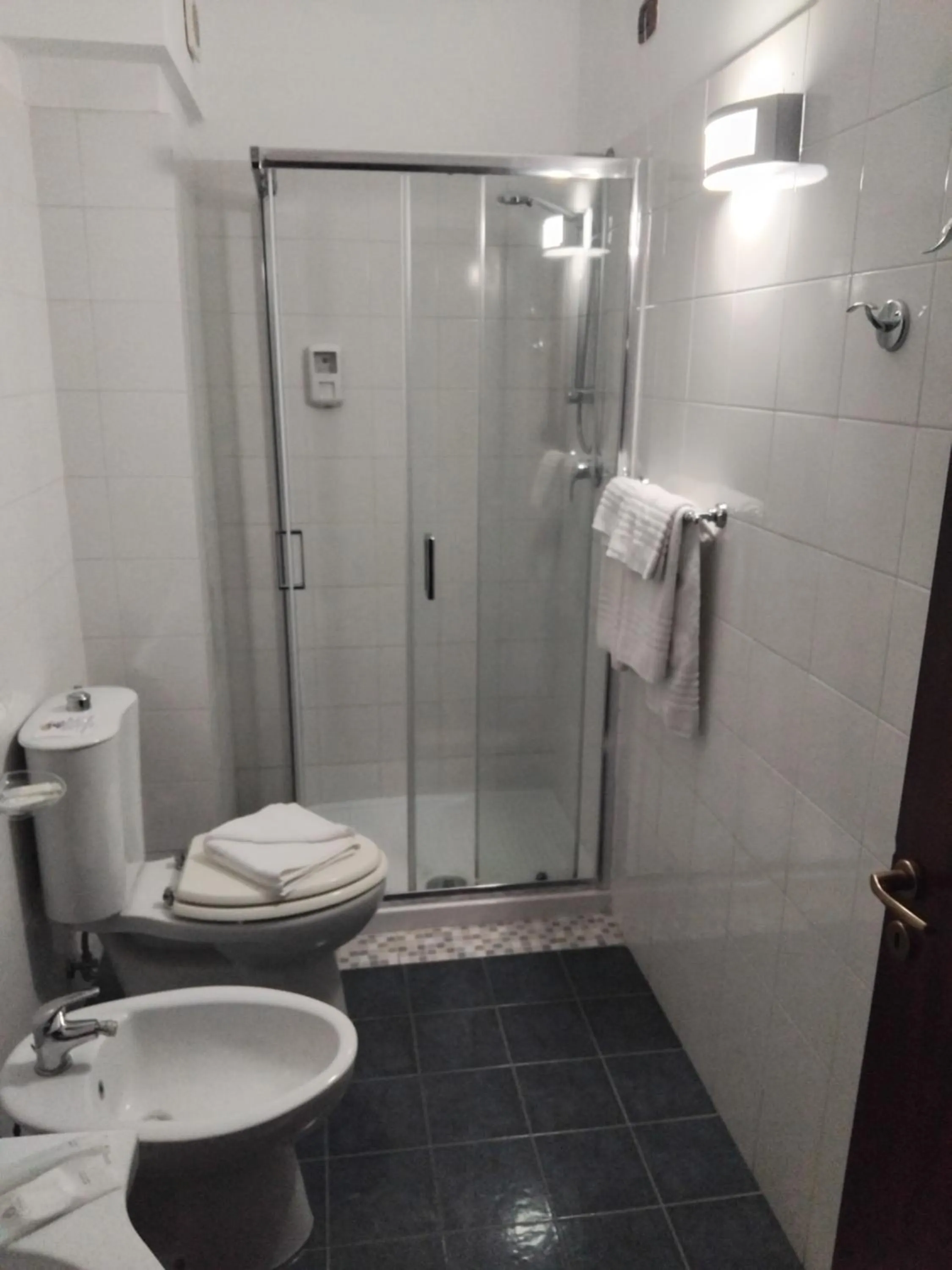 Shower in Hotel Sant'Elia