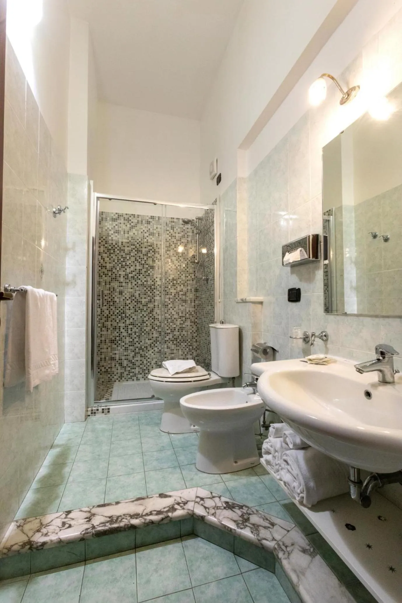 Shower in Hotel Sant'Elia