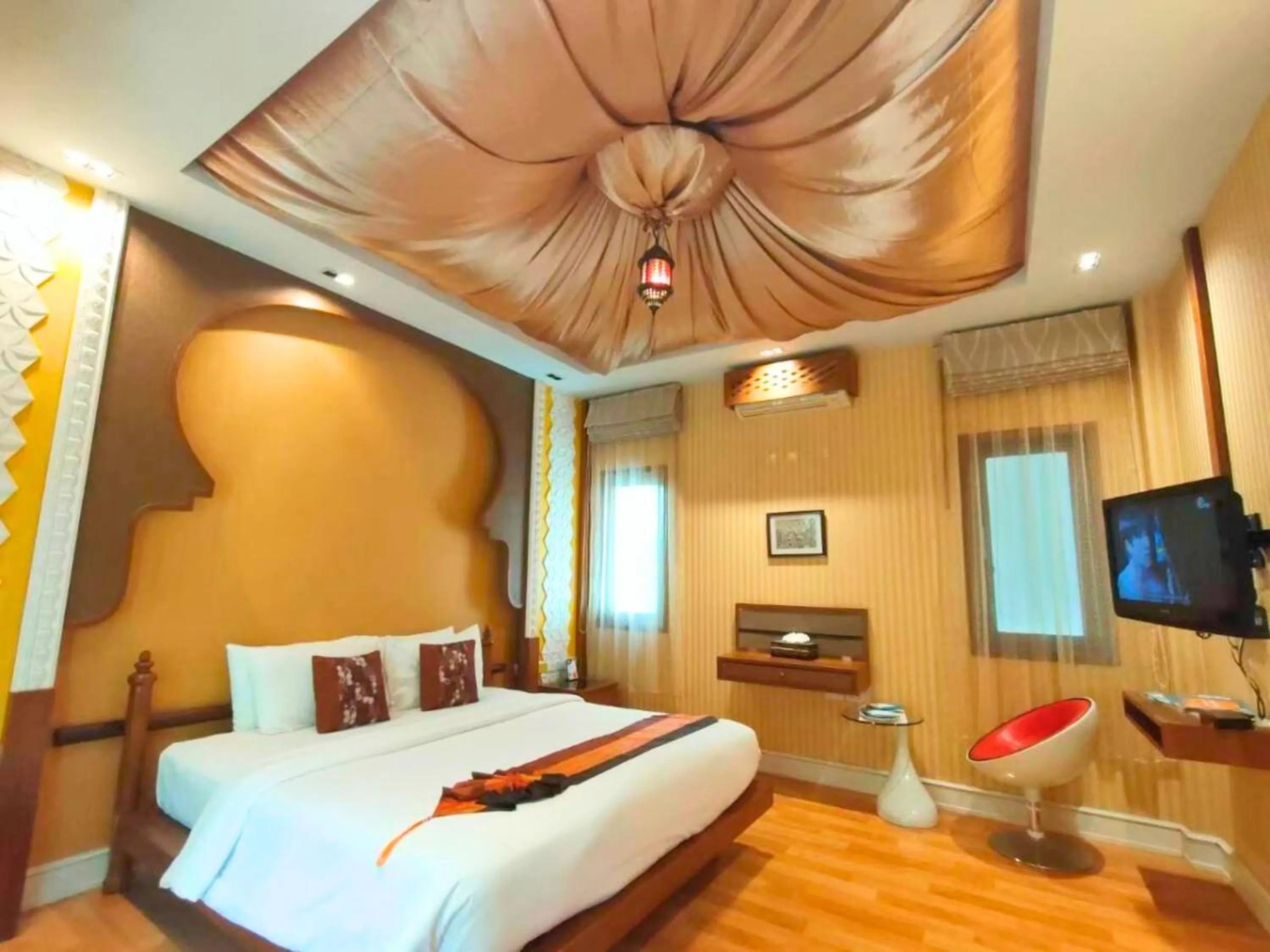 Bed in Vartika Resovilla Kuiburi Beach Resort and Villas