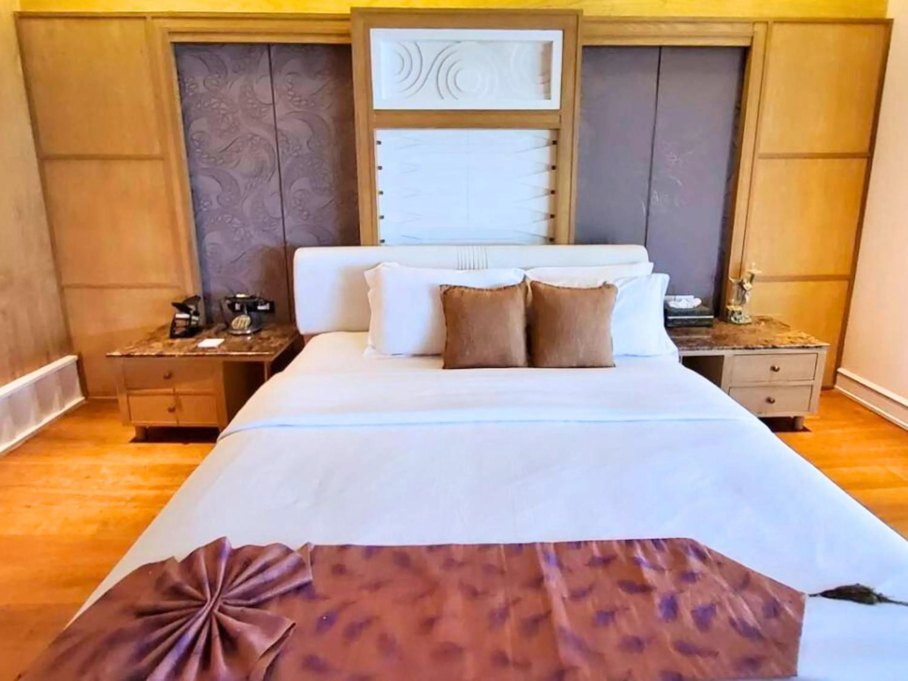 Bed in Vartika Resovilla Kuiburi Beach Resort and Villas