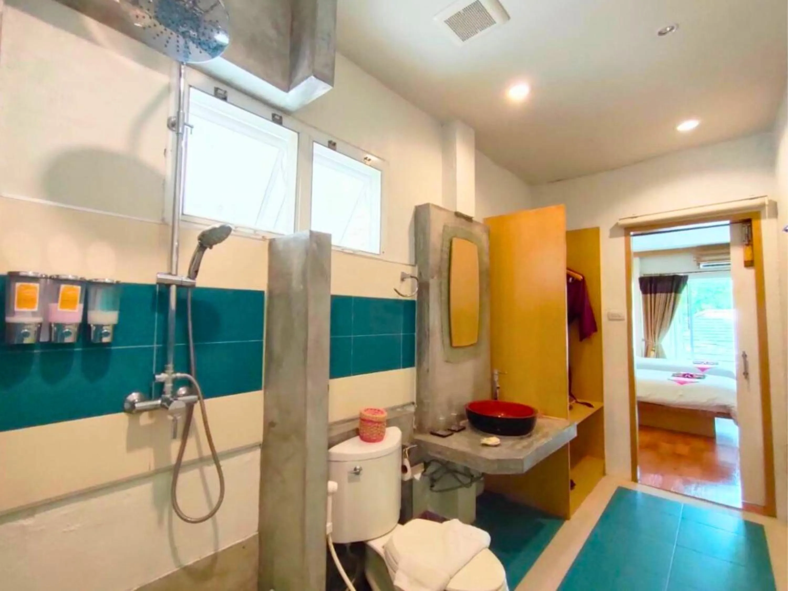 Shower in Vartika Resovilla Kuiburi Beach Resort and Villas