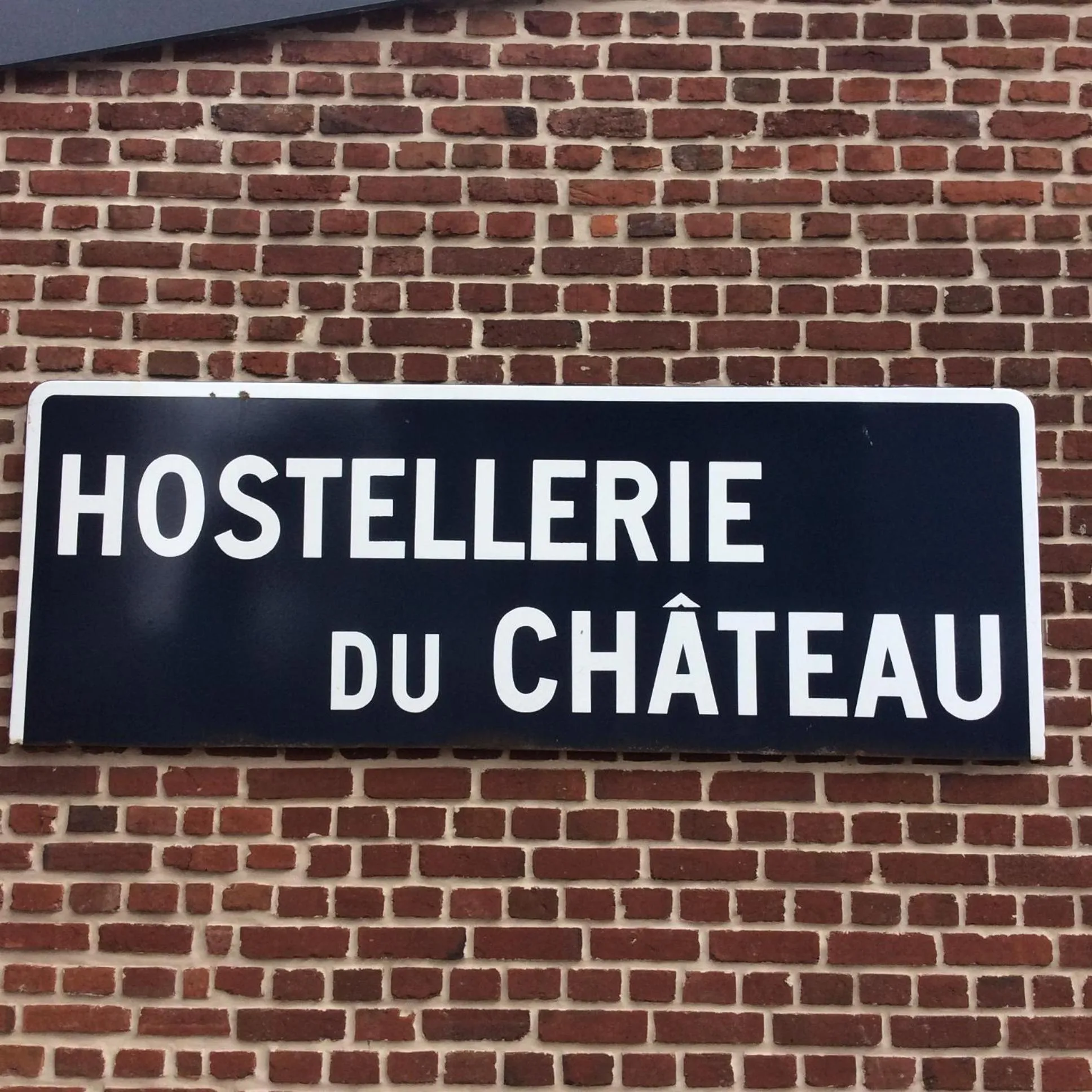 Facade/entrance in L'hostellerie du chateau