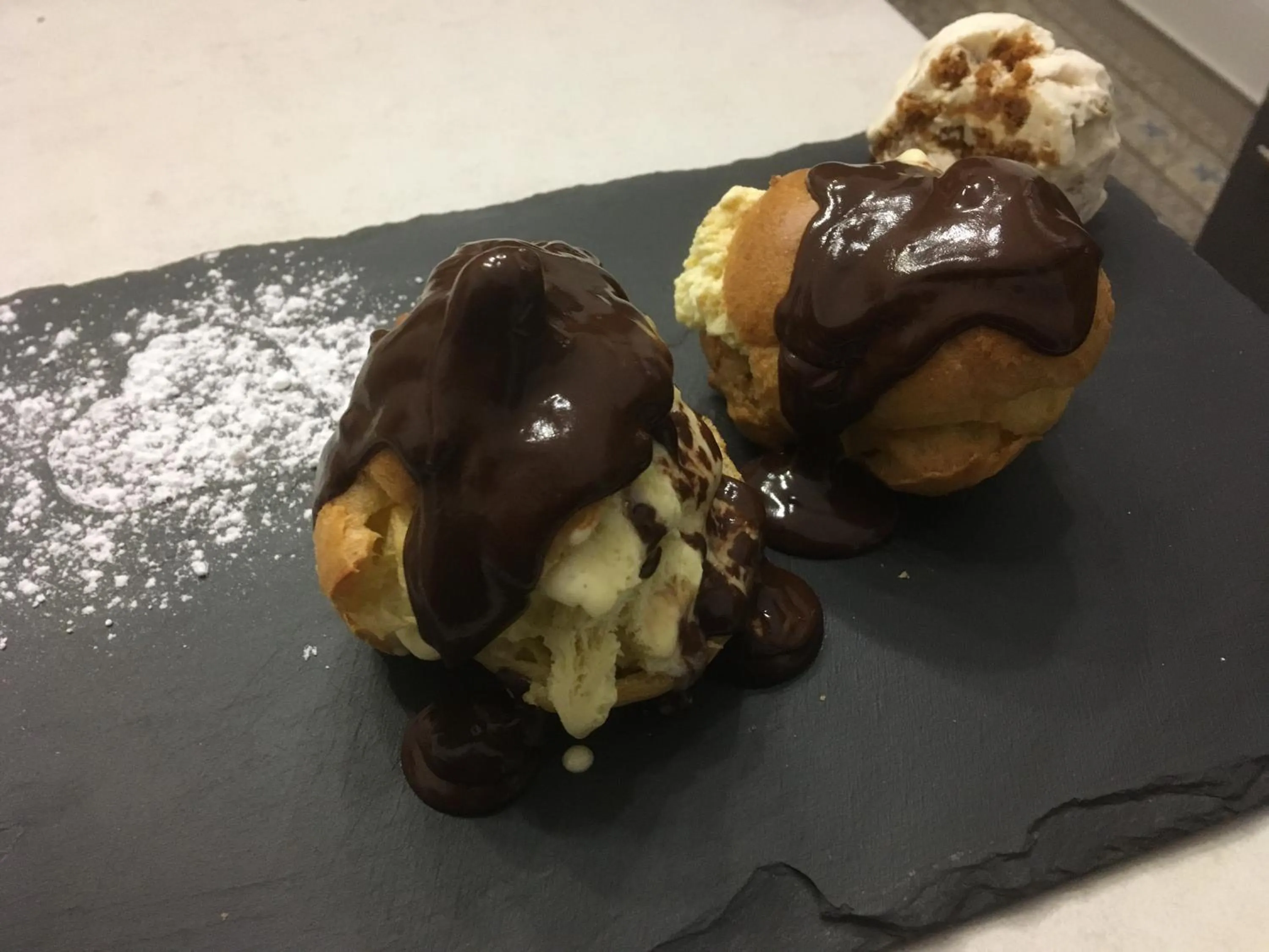 Food and drinks in L'hostellerie du chateau