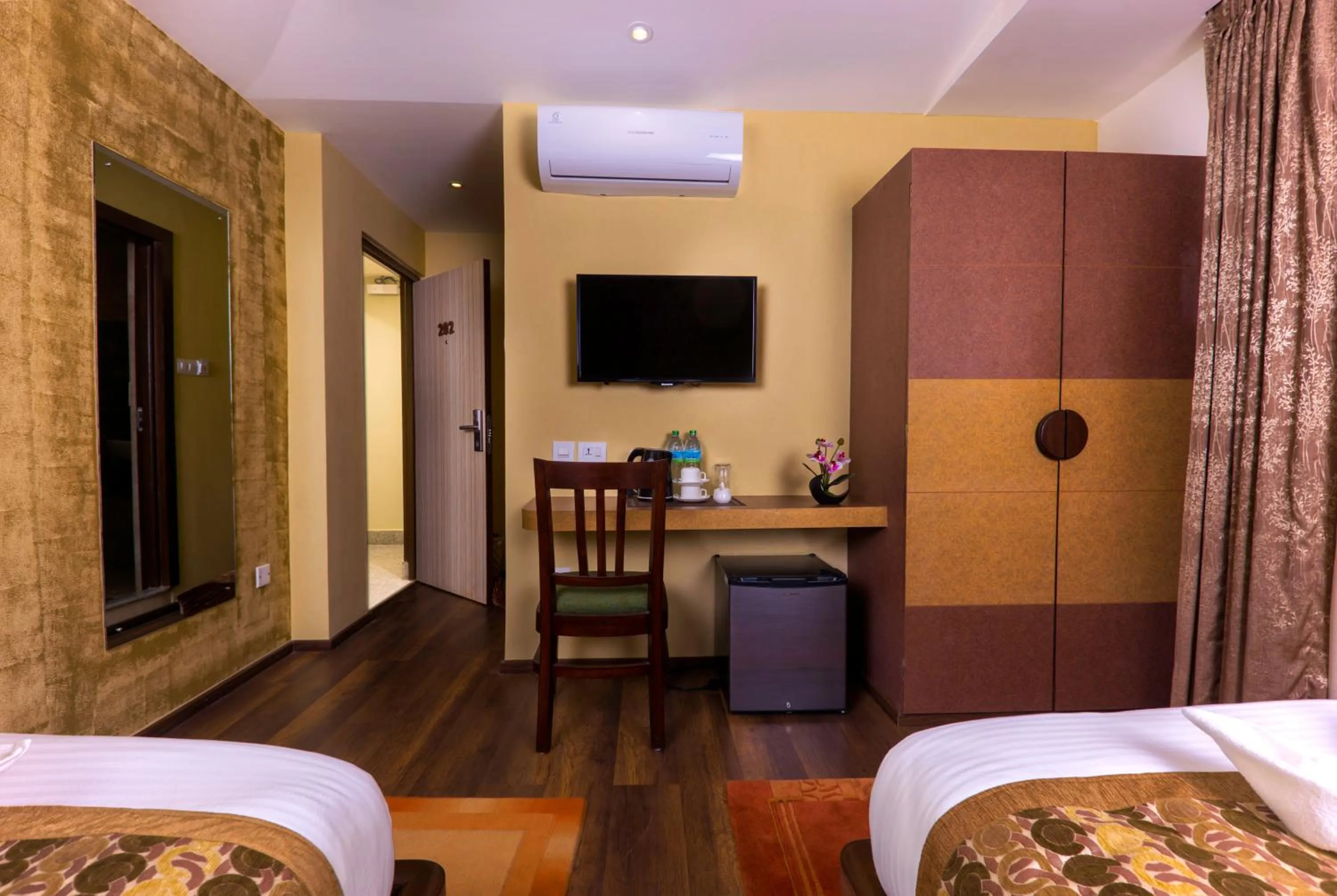 TV and multimedia, Bed in Bodhi Boutique Hotel