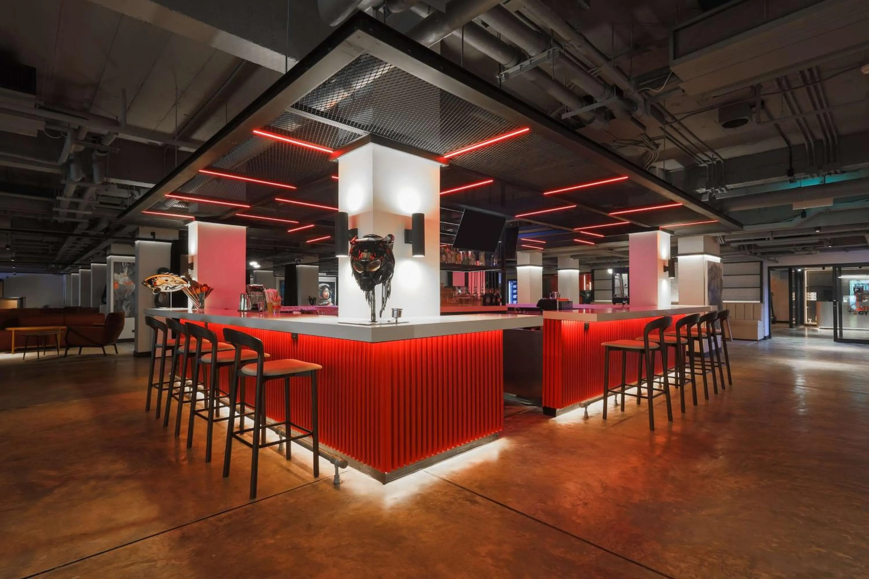 Lounge or bar in Radisson RED Phuket Patong Beach