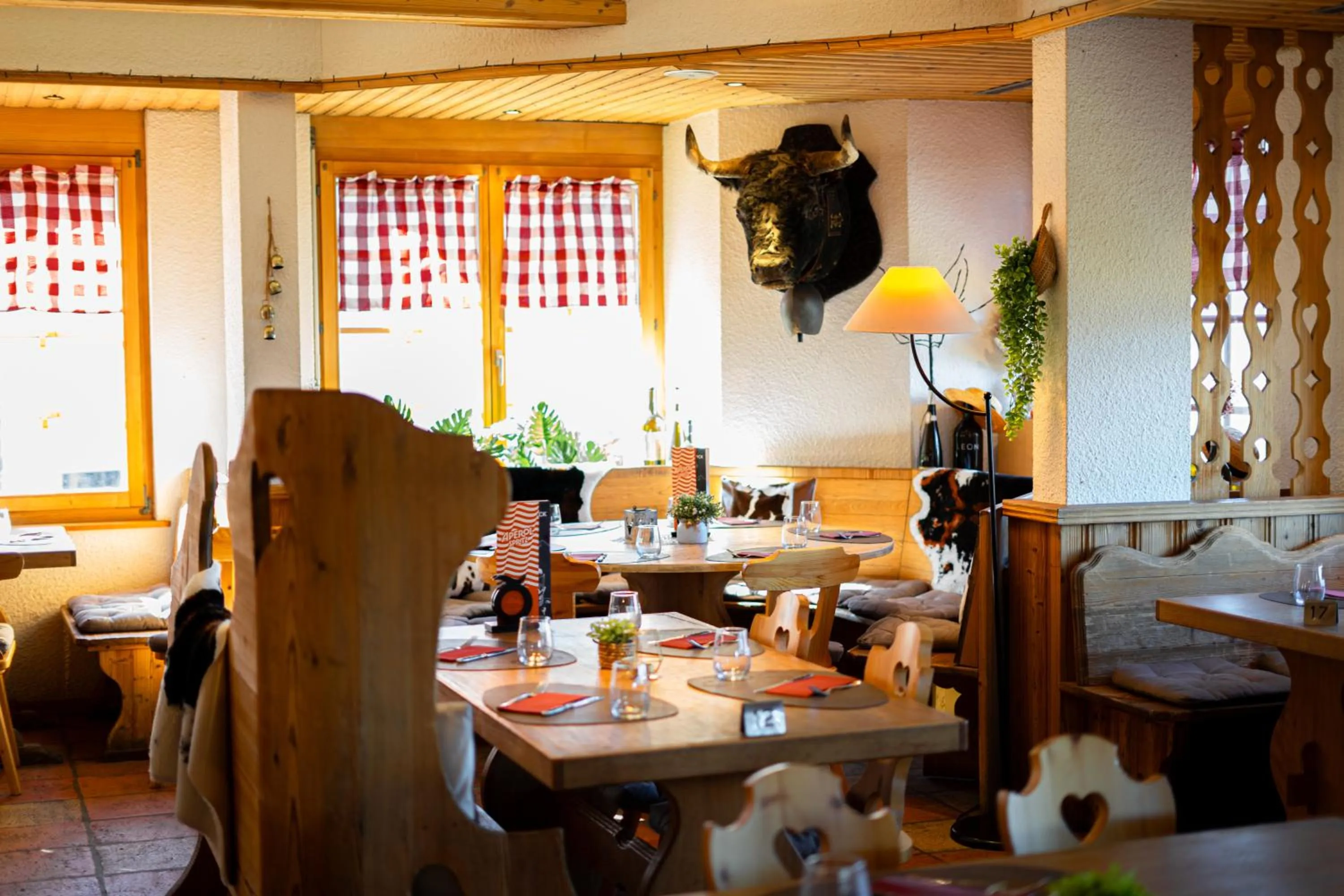 Restaurant/places to eat in Hôtel Magrappé