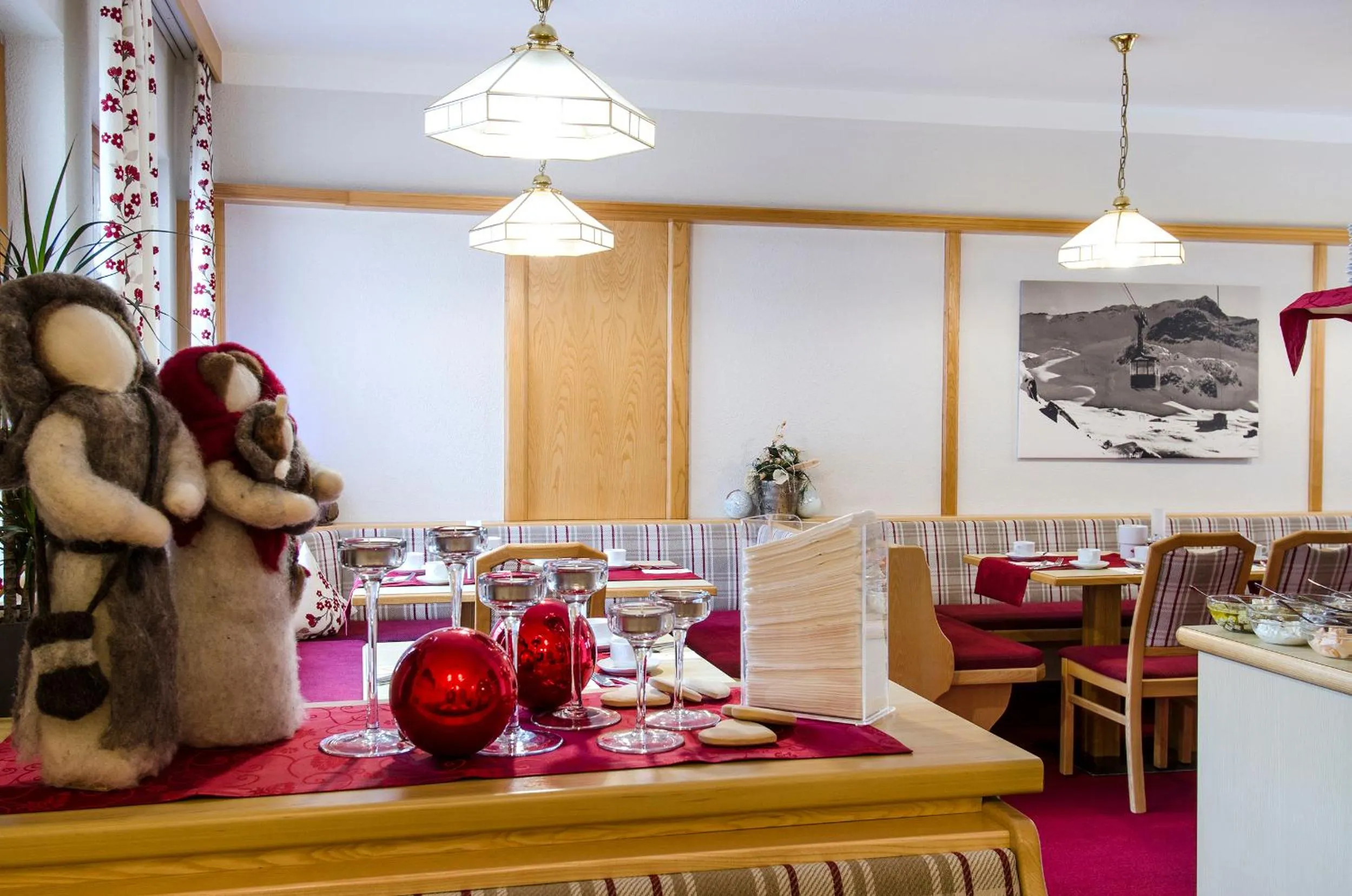 Restaurant/places to eat in Hotel Idhof
