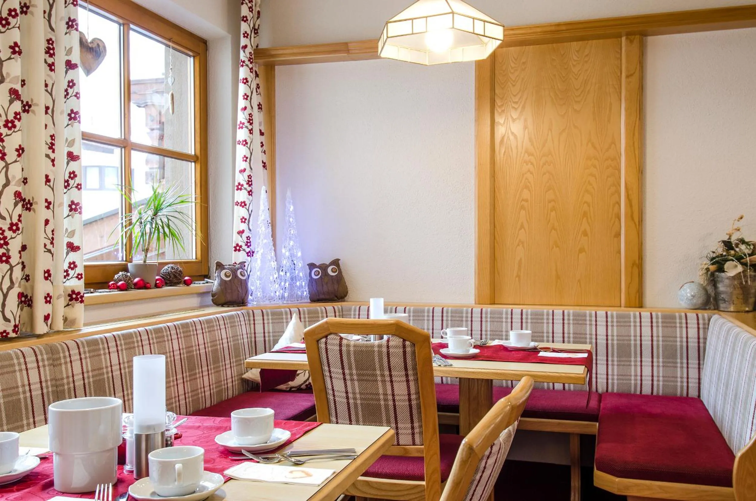 Restaurant/places to eat in Hotel Idhof