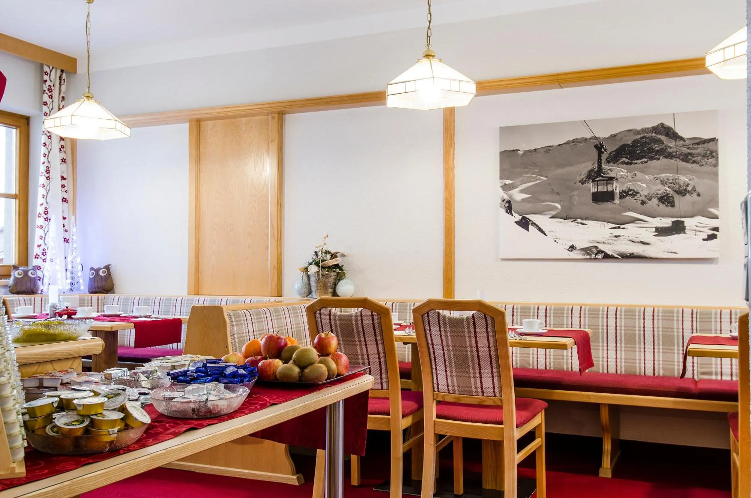 Restaurant/places to eat in Hotel Idhof