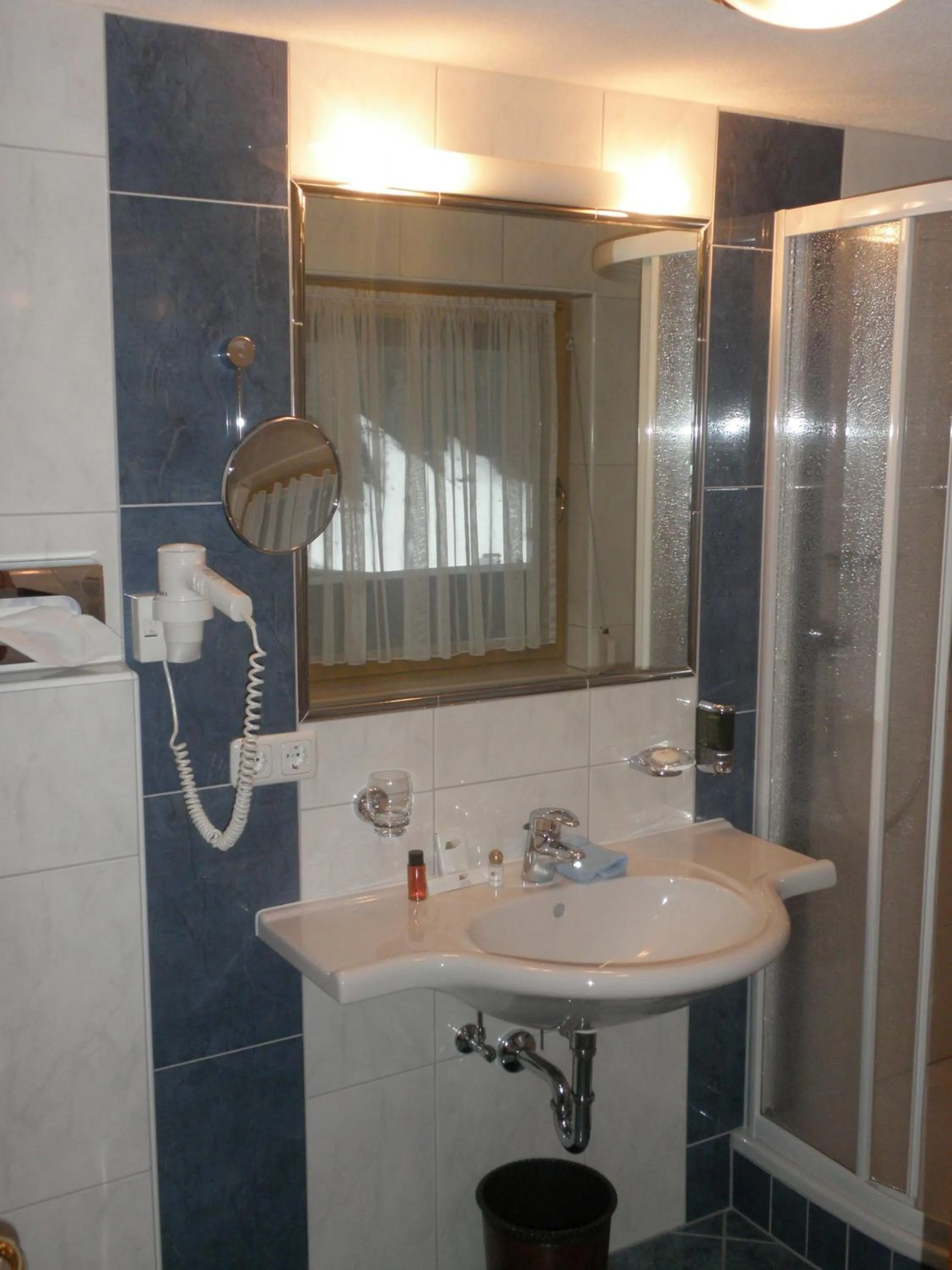 Bathroom in Hotel Post Kappl