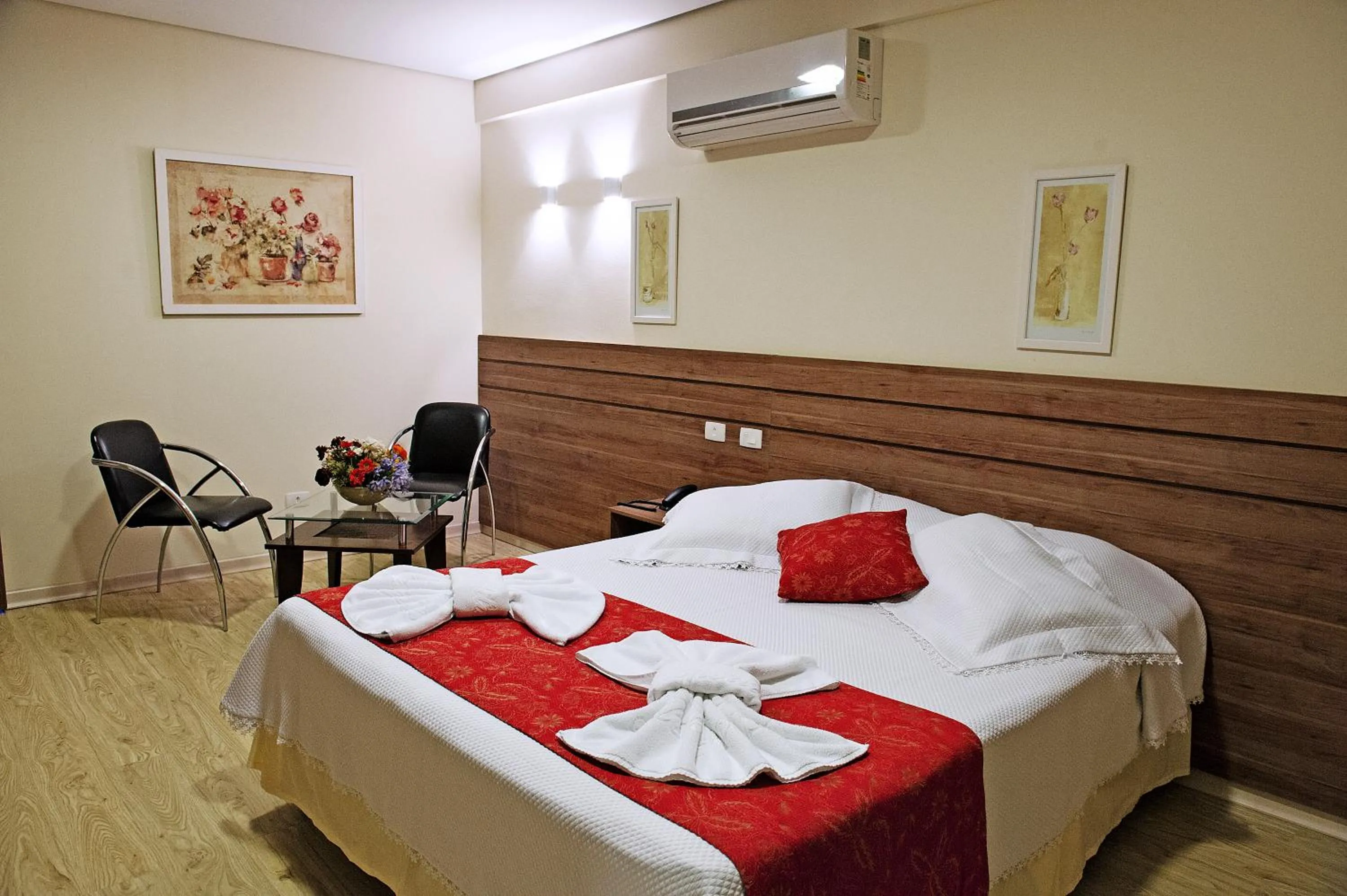 Bedroom, Bed in Hotel Metropolitan