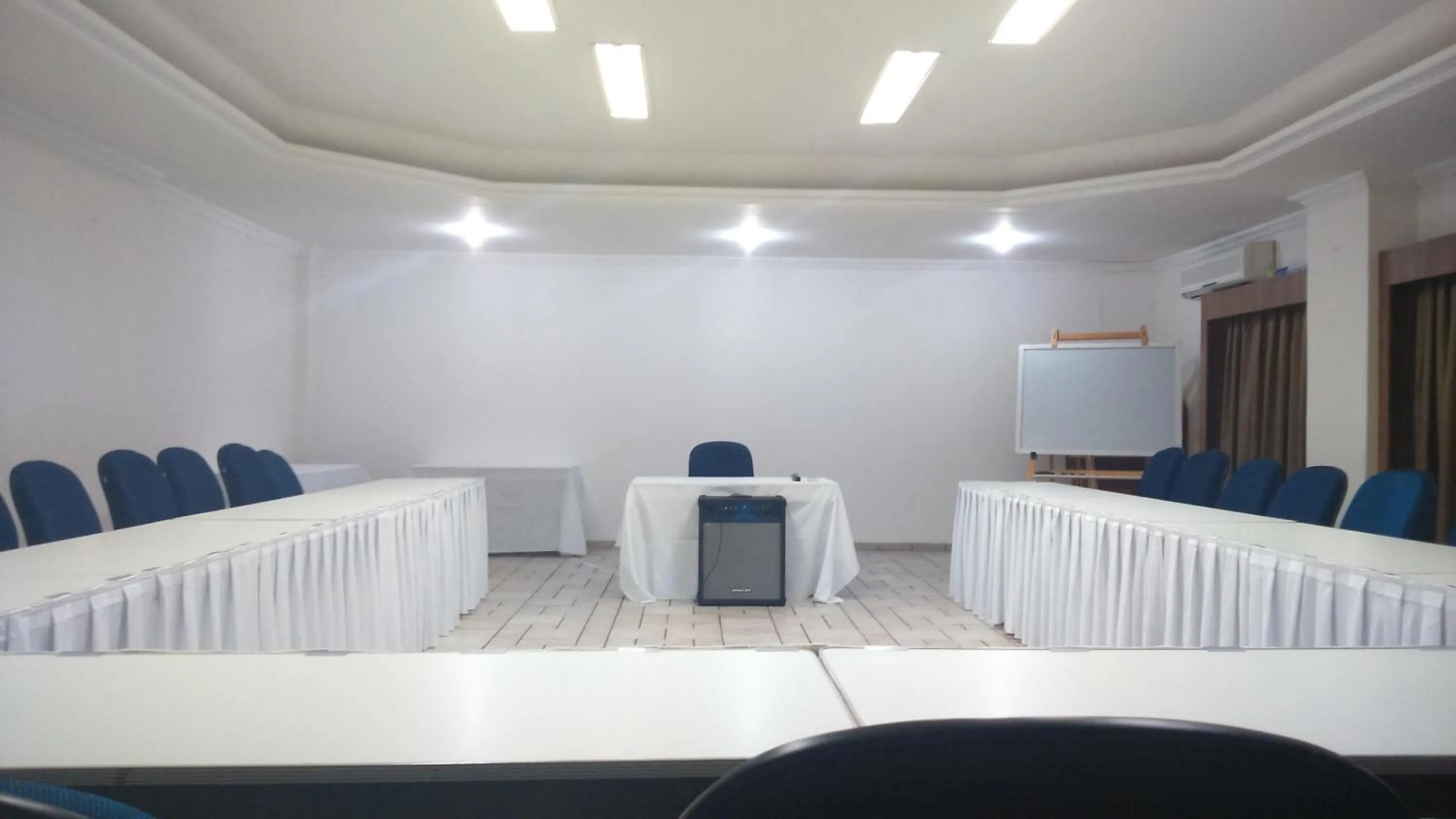 Business facilities in Hotel Metropolitan