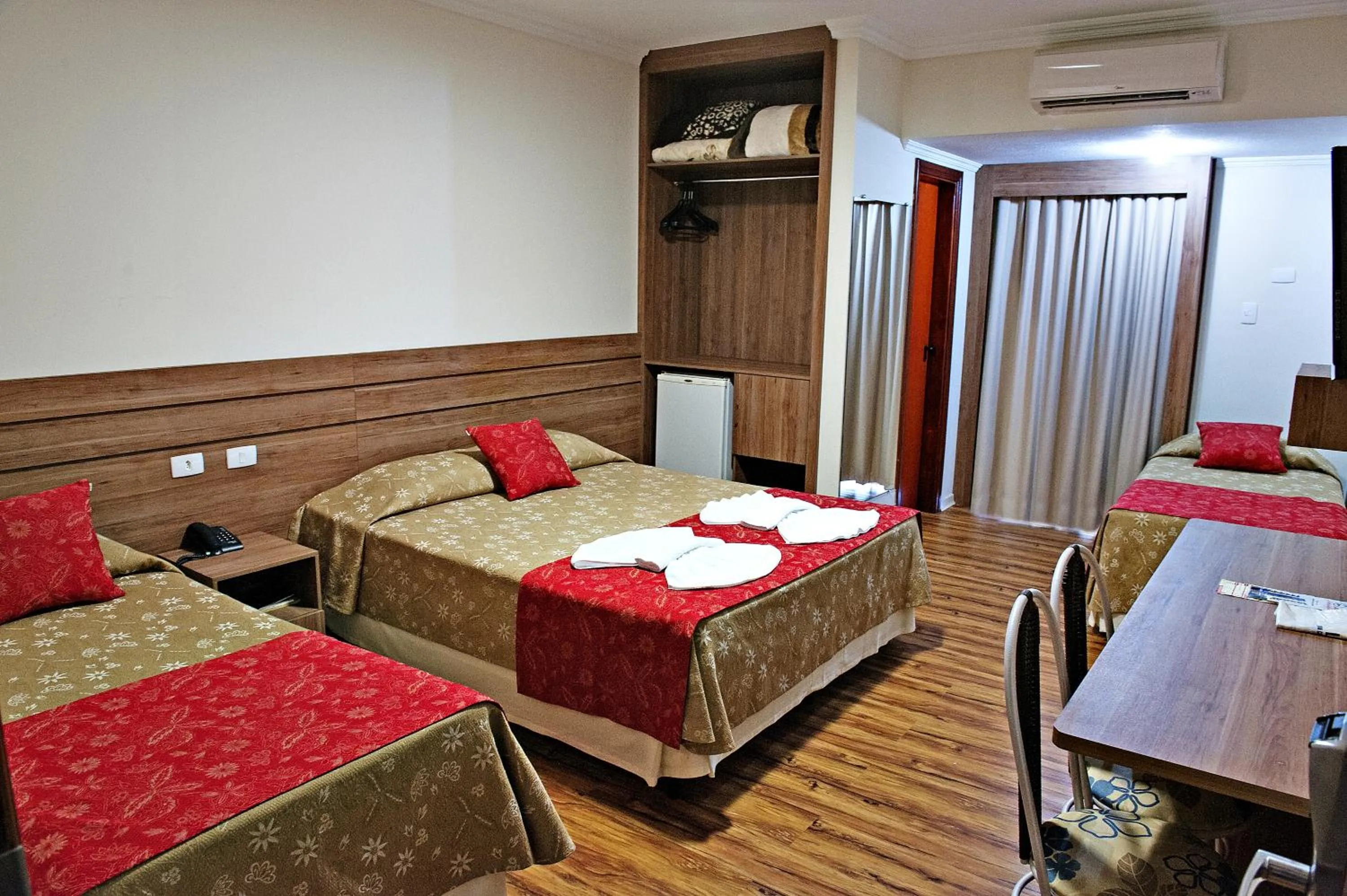 Bedroom, Bed in Hotel Metropolitan