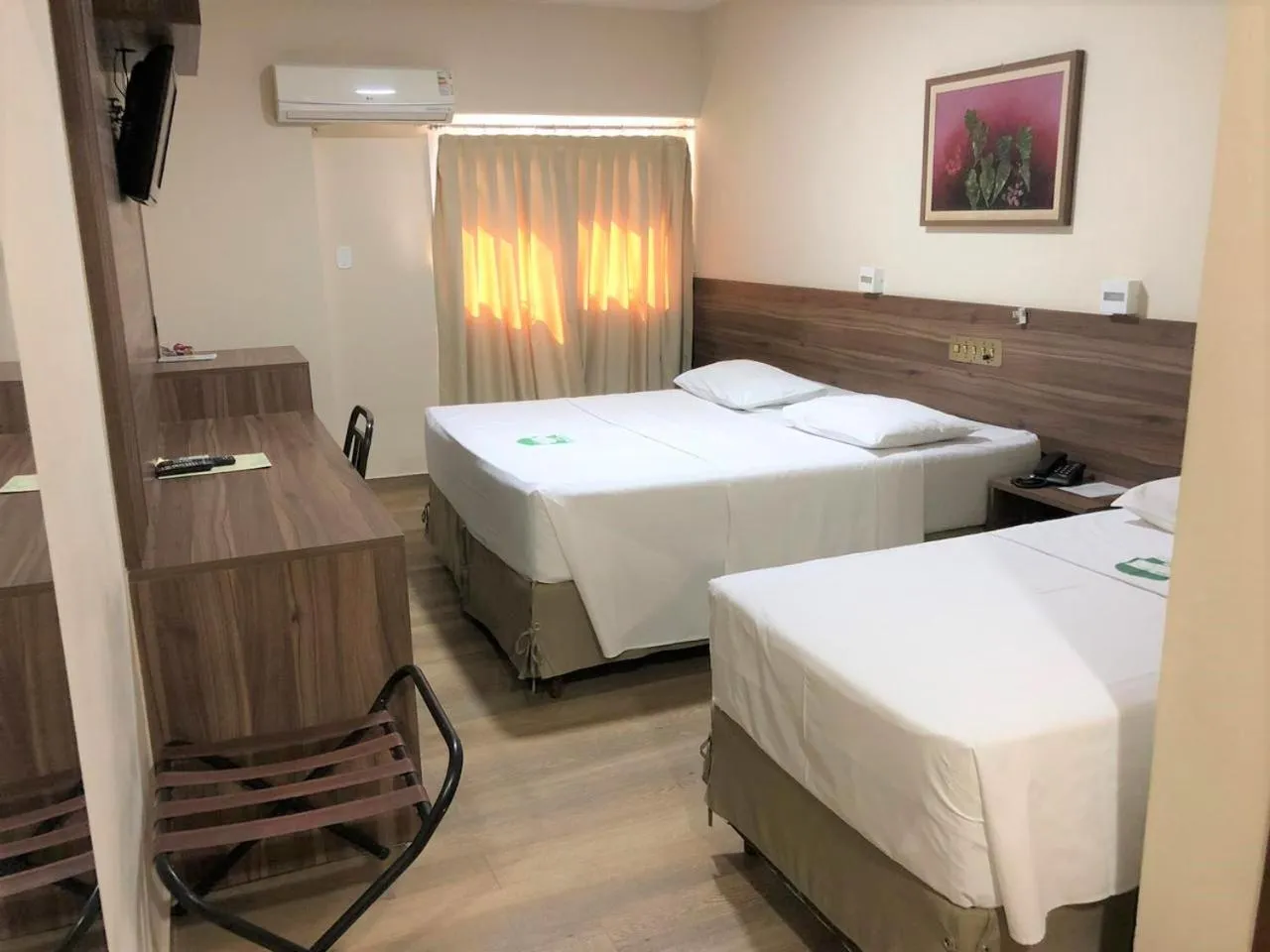 Photo of the whole room, Bed in Hotel Vale Verde