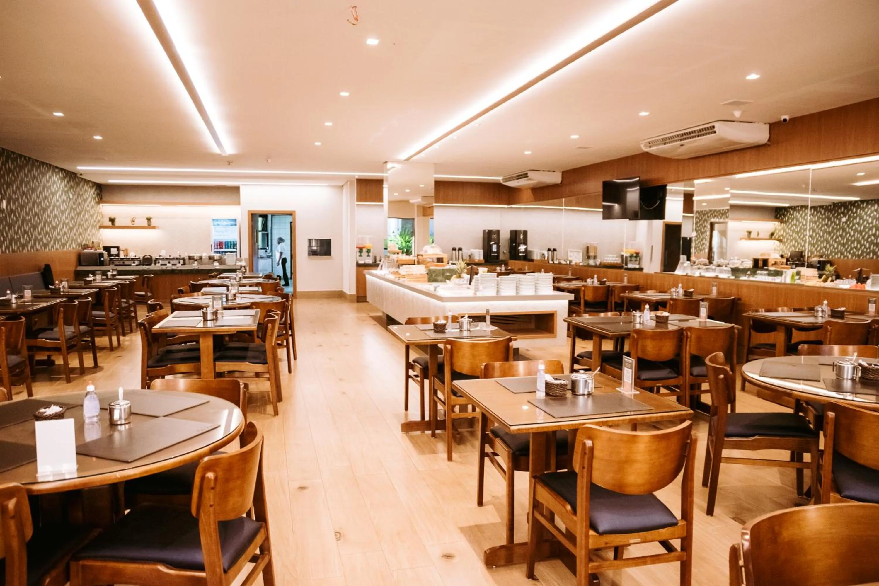 Restaurant/places to eat in Hotel Vale Verde