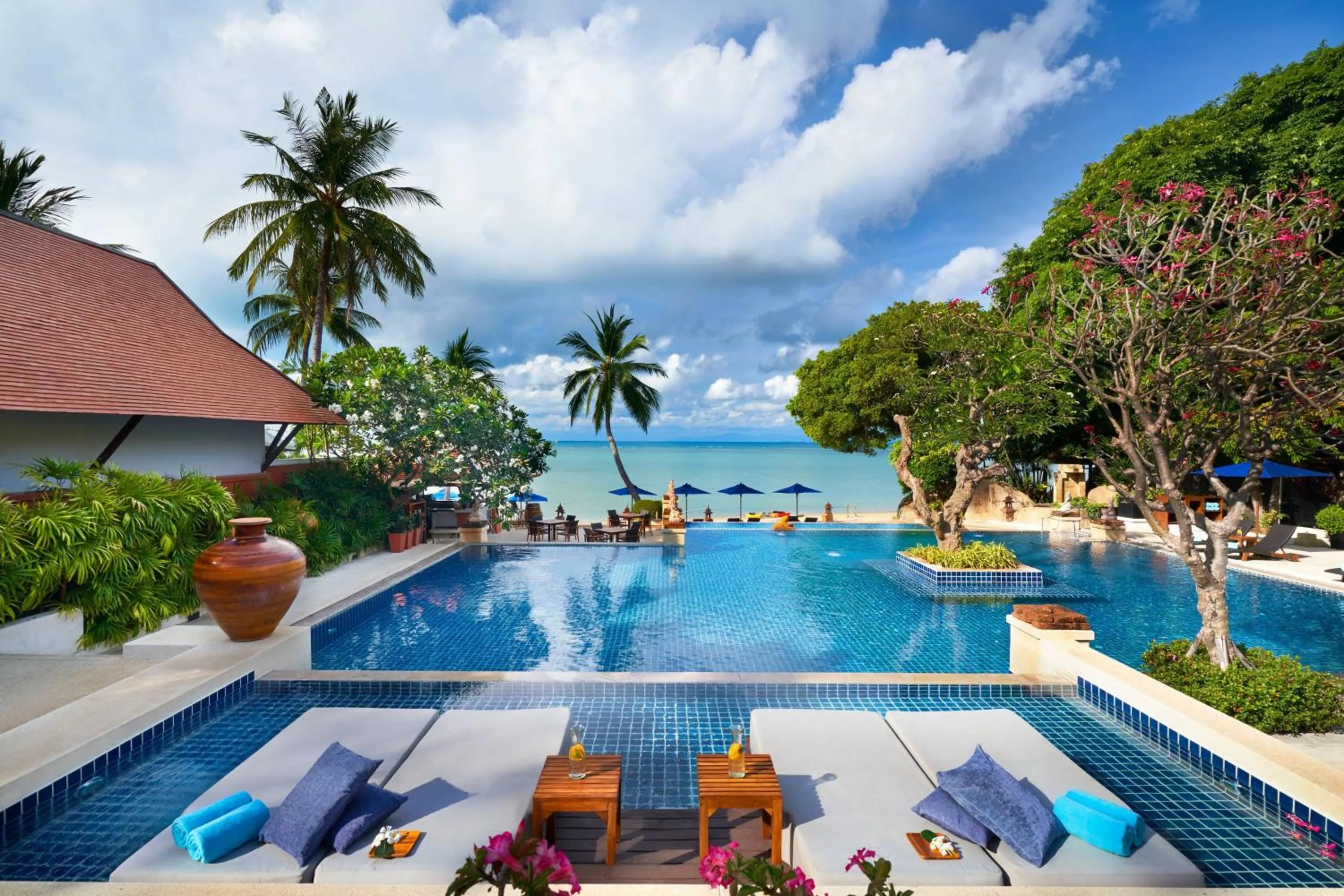 Swimming pool in Renaissance Koh Samui Resort & Spa