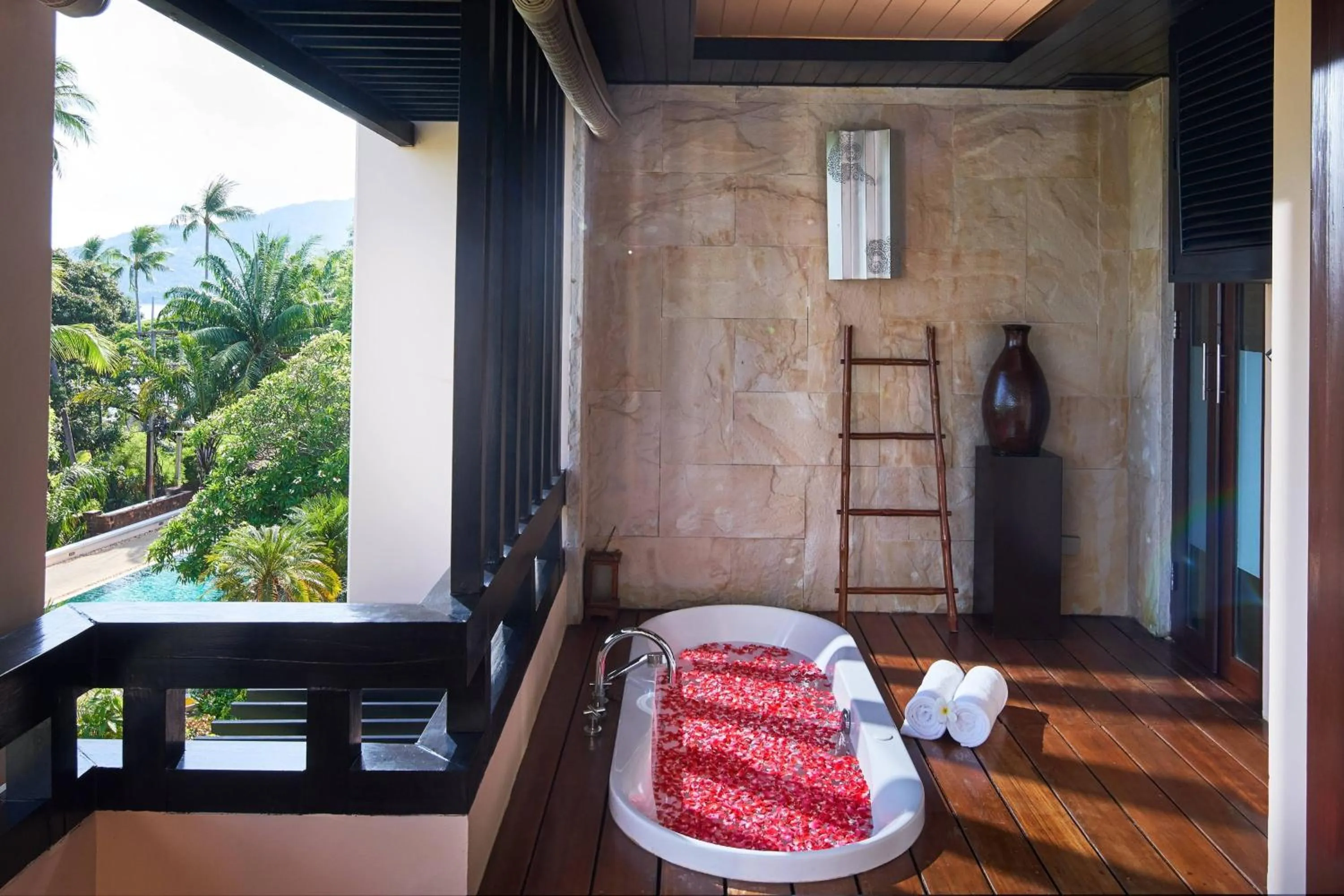 Bathroom in Renaissance Koh Samui Resort & Spa