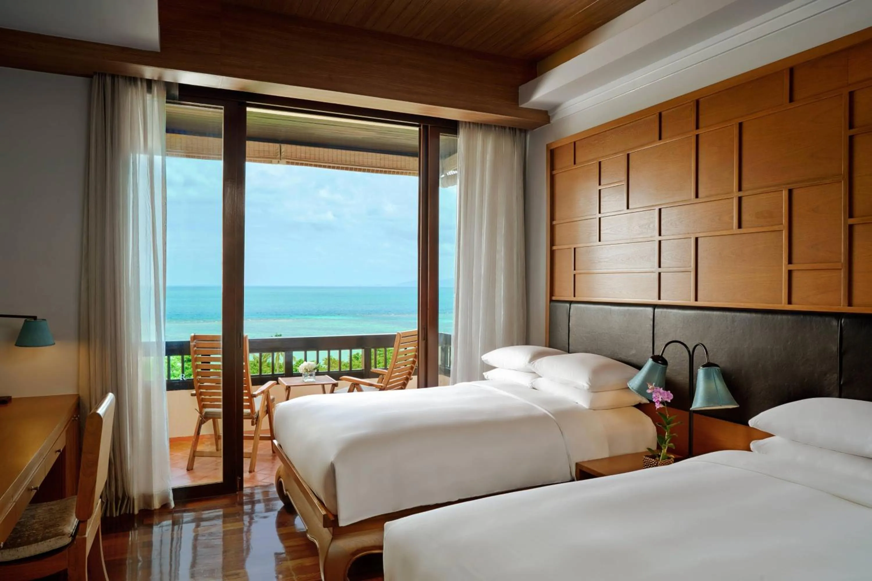 Photo of the whole room, Bed in Renaissance Koh Samui Resort & Spa