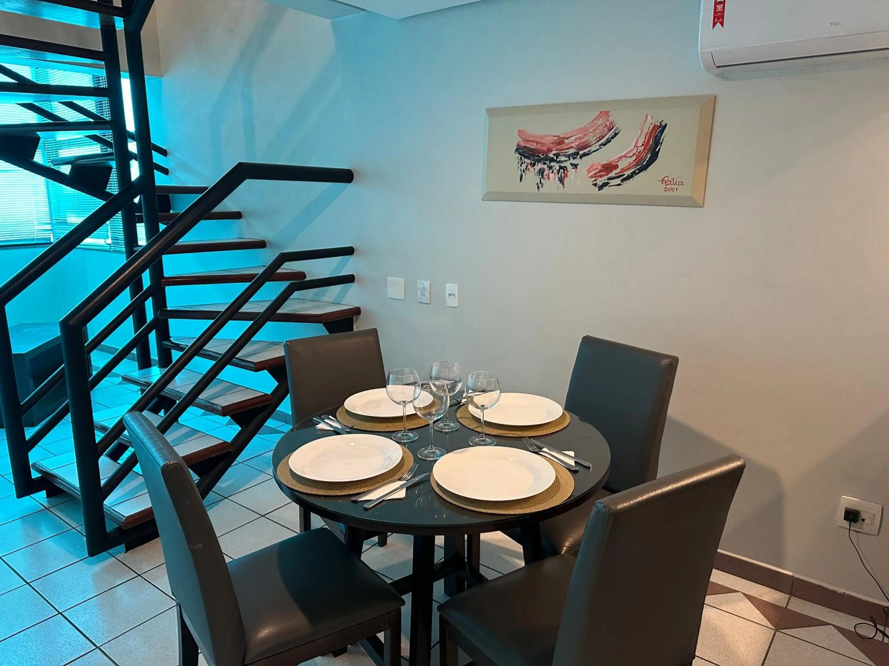 Meals in Bahamas Duplex by WS