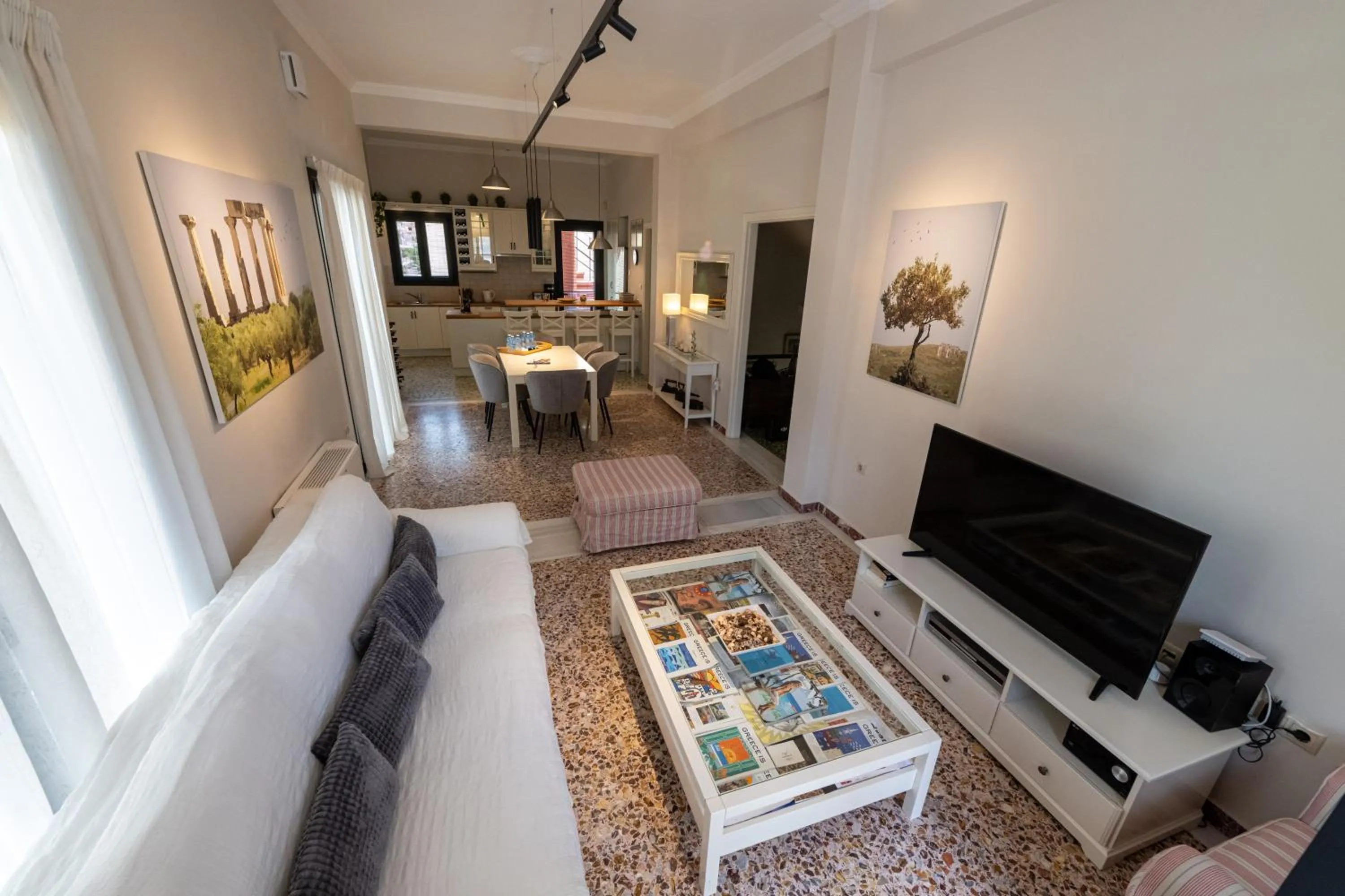 TV and multimedia in The Mansion - Kalamata Mediterranean Villas