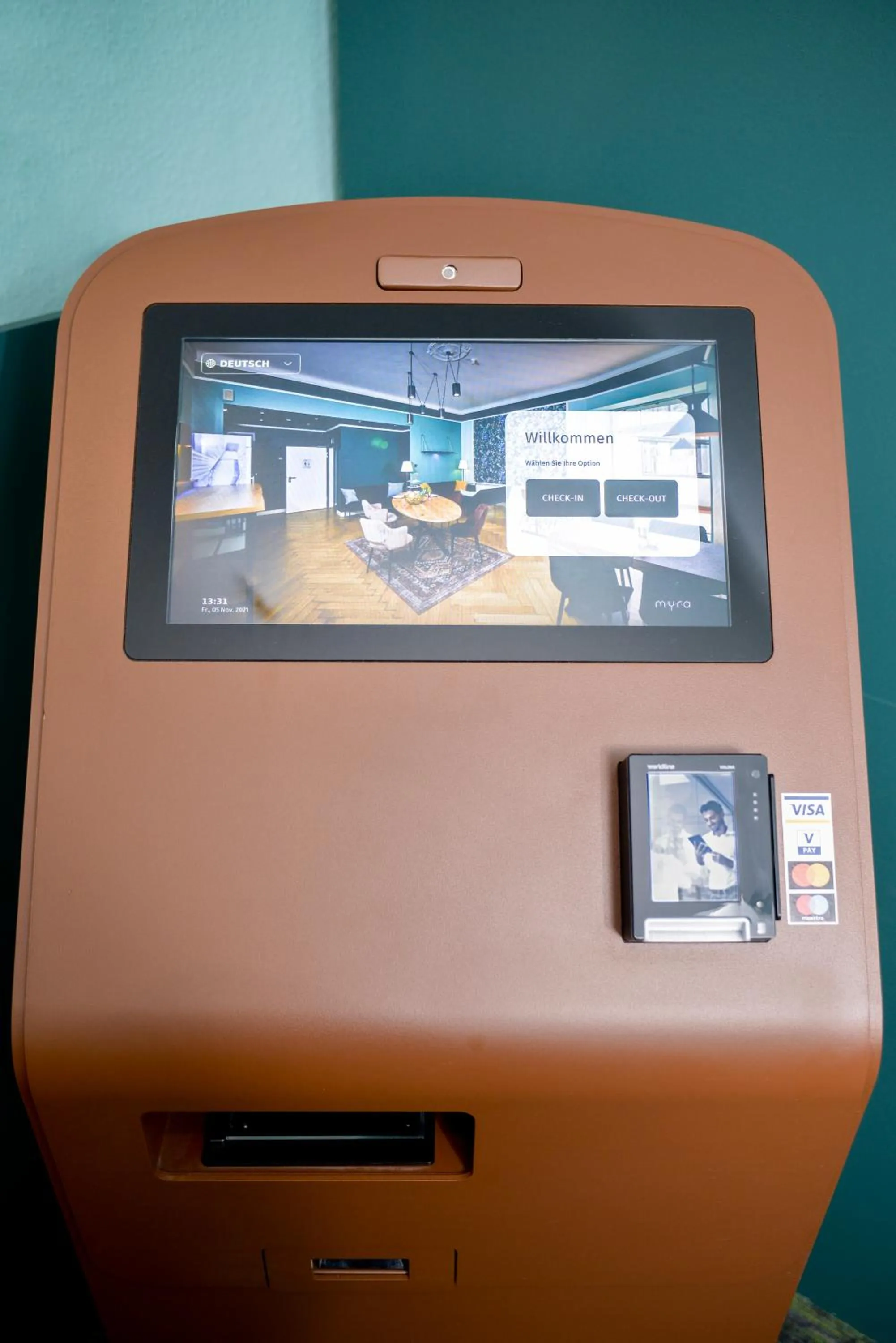 TV and multimedia in AMC Hotel - Schöneberg