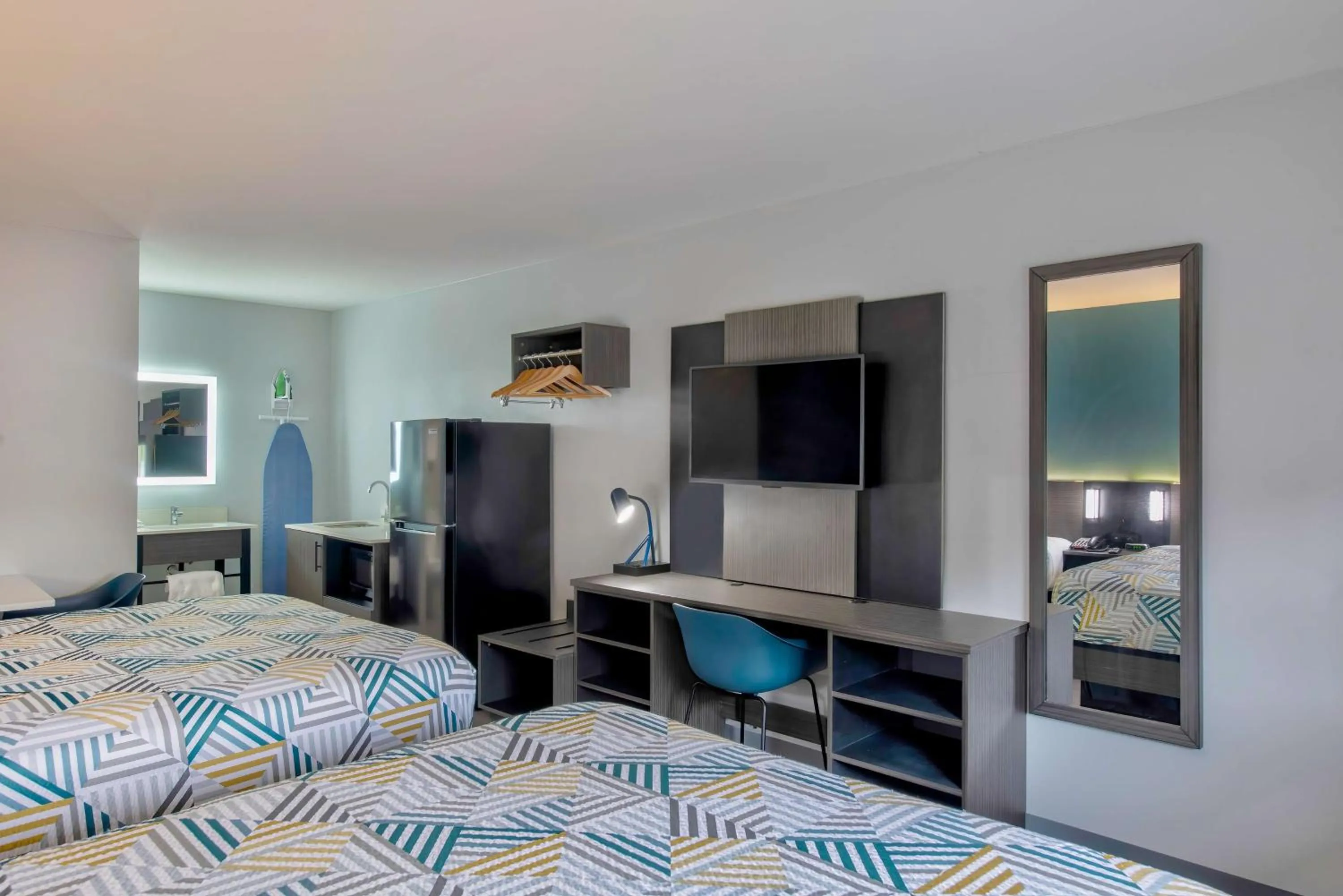 TV and multimedia, Bed in Studio 6 Jackson MS I 55