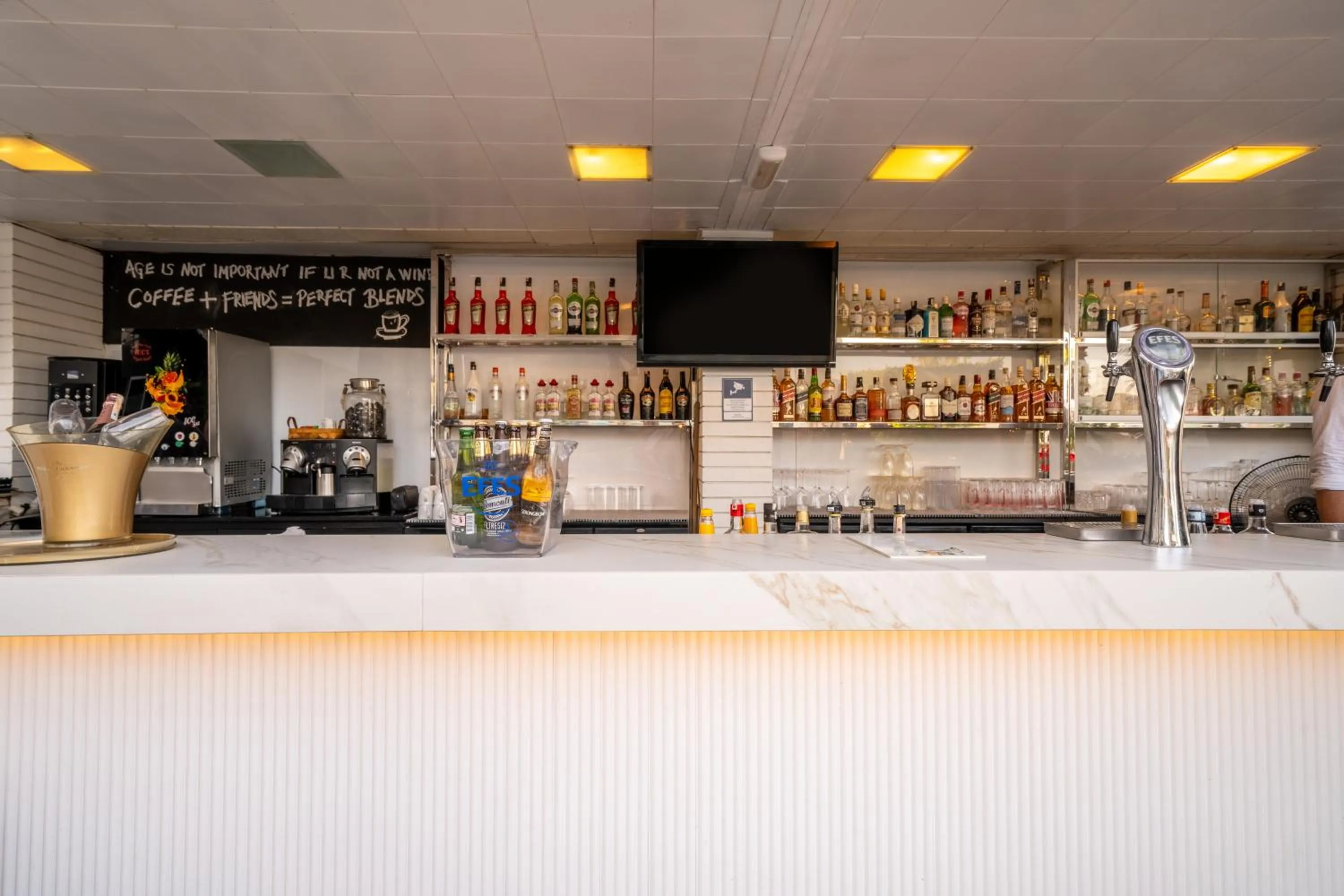 Lounge or bar in Cettia Beach Resort