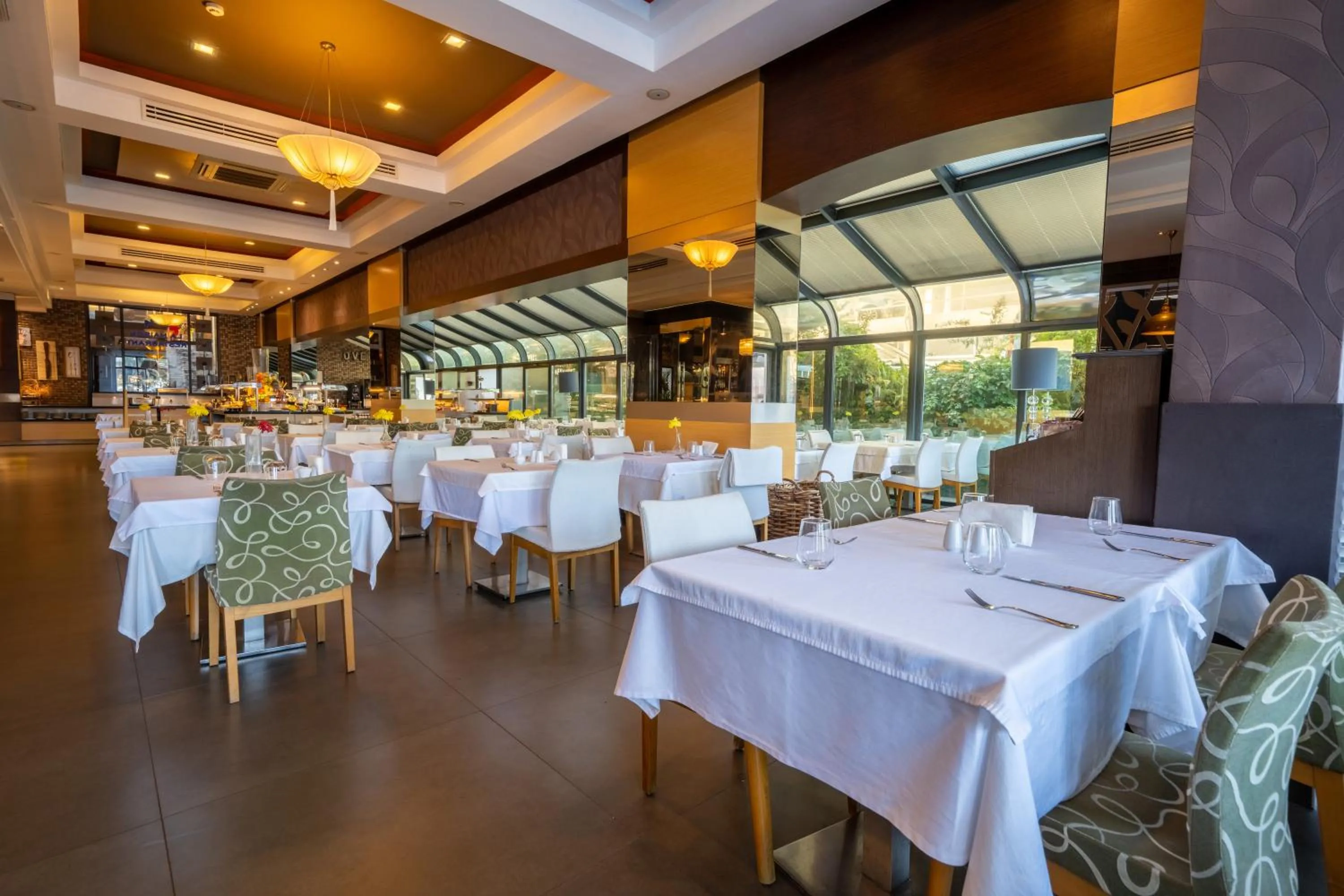 Restaurant/places to eat in Cettia Beach Resort