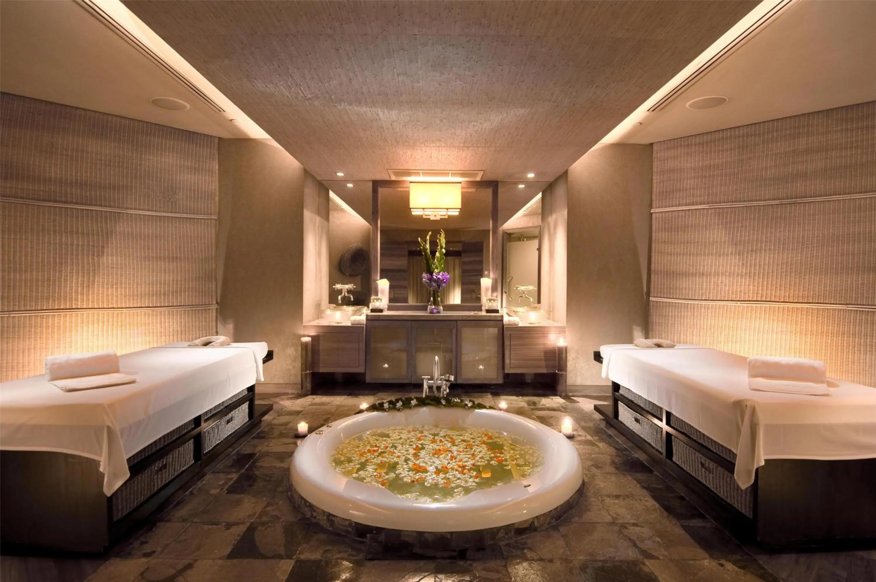 Spa and wellness centre/facilities, Bed in Conrad Bangkok